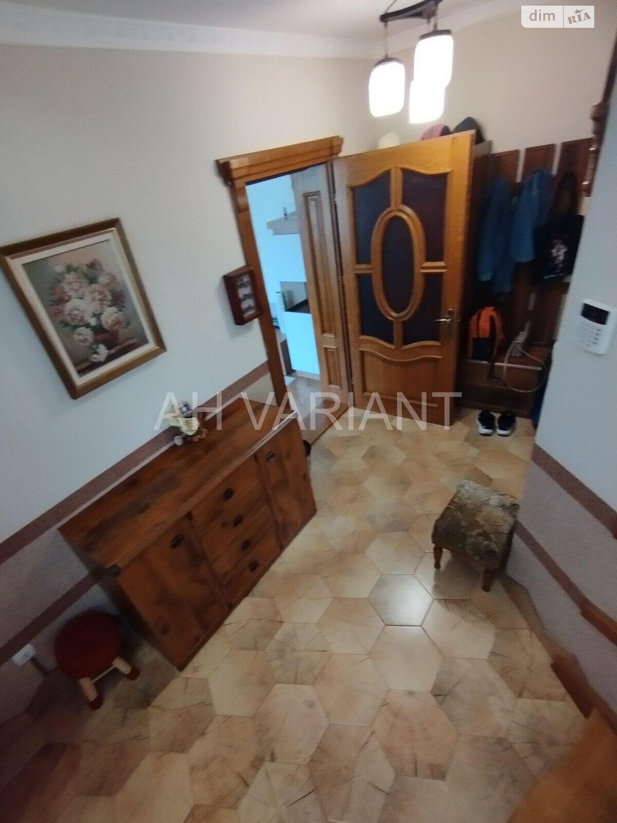 двоповерховий будинок з гаражем, 188 кв. м, цегла. Продаж у Ужгороді фото 1 двоповерховий будинок з гаражем, 188 кв. м, цегла. Продаж у Ужгороді фото 1