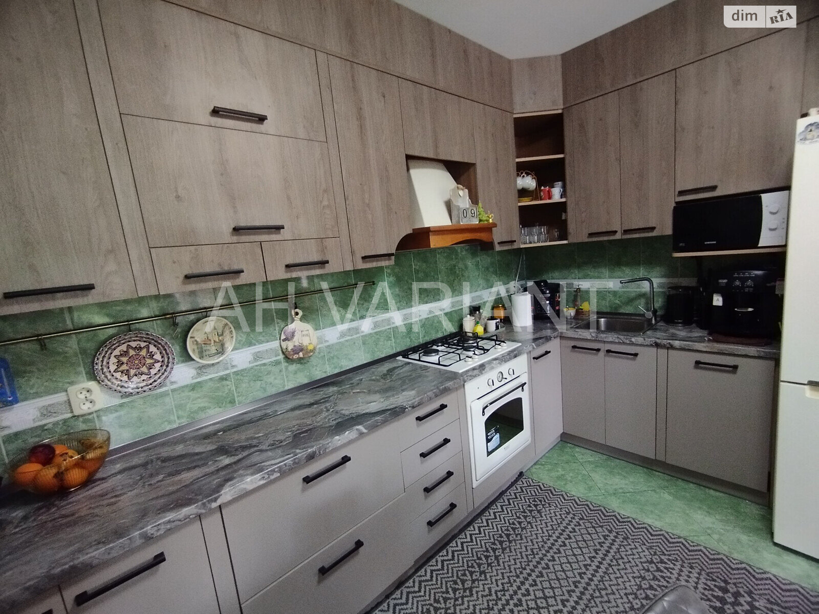 двоповерховий будинок з гаражем, 188 кв. м, цегла. Продаж у Ужгороді фото 1 двоповерховий будинок з гаражем, 188 кв. м, цегла. Продаж у Ужгороді фото 1