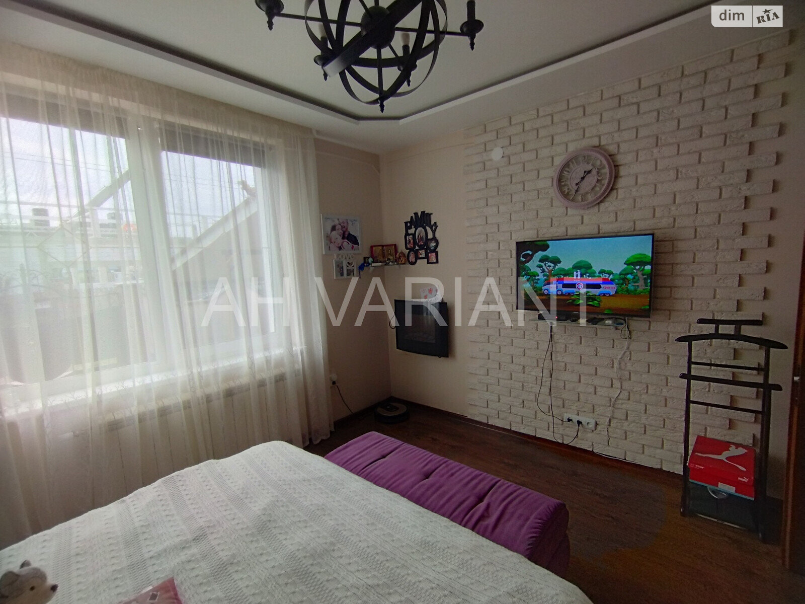 двоповерховий будинок з гаражем, 188 кв. м, цегла. Продаж у Ужгороді фото 1 двоповерховий будинок з гаражем, 188 кв. м, цегла. Продаж у Ужгороді фото 1