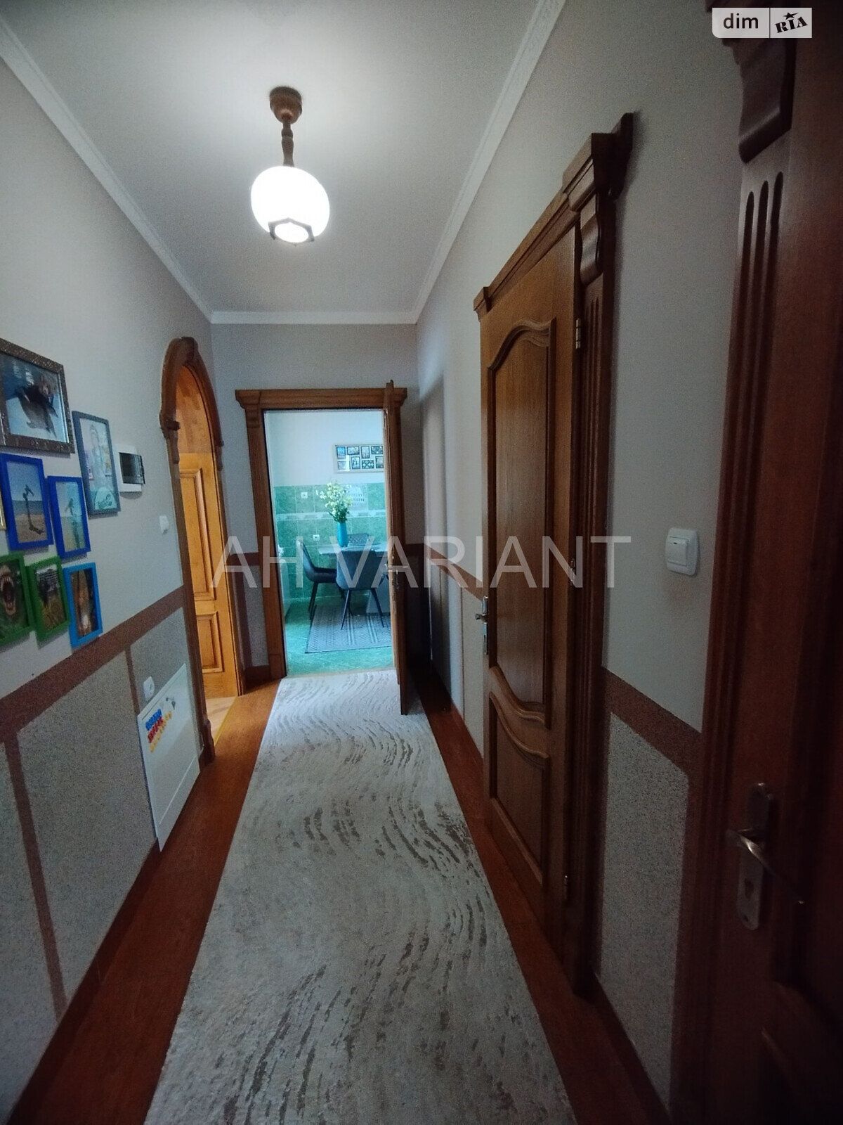 двоповерховий будинок з гаражем, 188 кв. м, цегла. Продаж у Ужгороді фото 1 двоповерховий будинок з гаражем, 188 кв. м, цегла. Продаж у Ужгороді фото 1