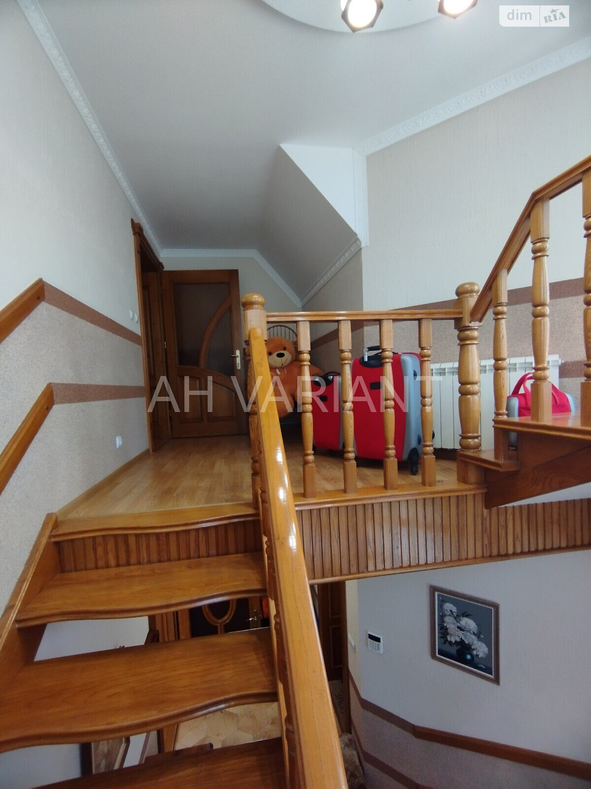двоповерховий будинок з гаражем, 188 кв. м, цегла. Продаж у Ужгороді фото 1 двоповерховий будинок з гаражем, 188 кв. м, цегла. Продаж у Ужгороді фото 1