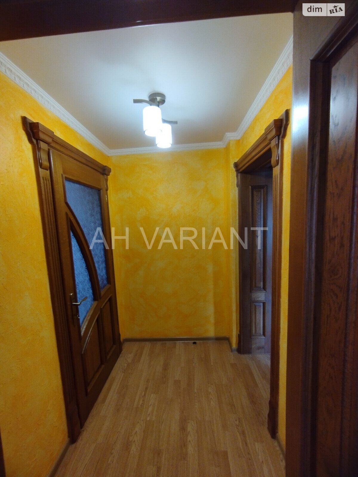 двоповерховий будинок з гаражем, 188 кв. м, цегла. Продаж у Ужгороді фото 1 двоповерховий будинок з гаражем, 188 кв. м, цегла. Продаж у Ужгороді фото 1