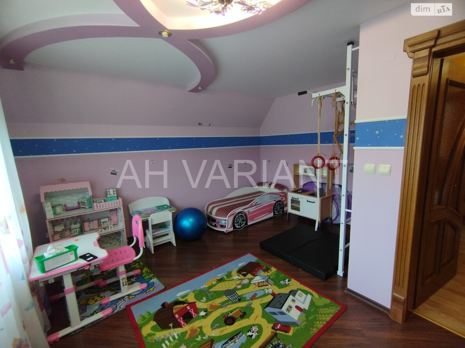 двоповерховий будинок з гаражем, 188 кв. м, цегла. Продаж у Ужгороді фото 1 двоповерховий будинок з гаражем, 188 кв. м, цегла. Продаж у Ужгороді фото 1