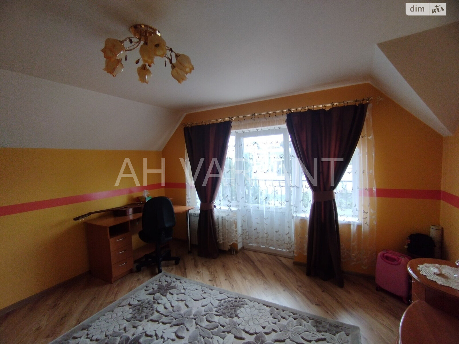 двоповерховий будинок з гаражем, 188 кв. м, цегла. Продаж у Ужгороді фото 1 двоповерховий будинок з гаражем, 188 кв. м, цегла. Продаж у Ужгороді фото 1