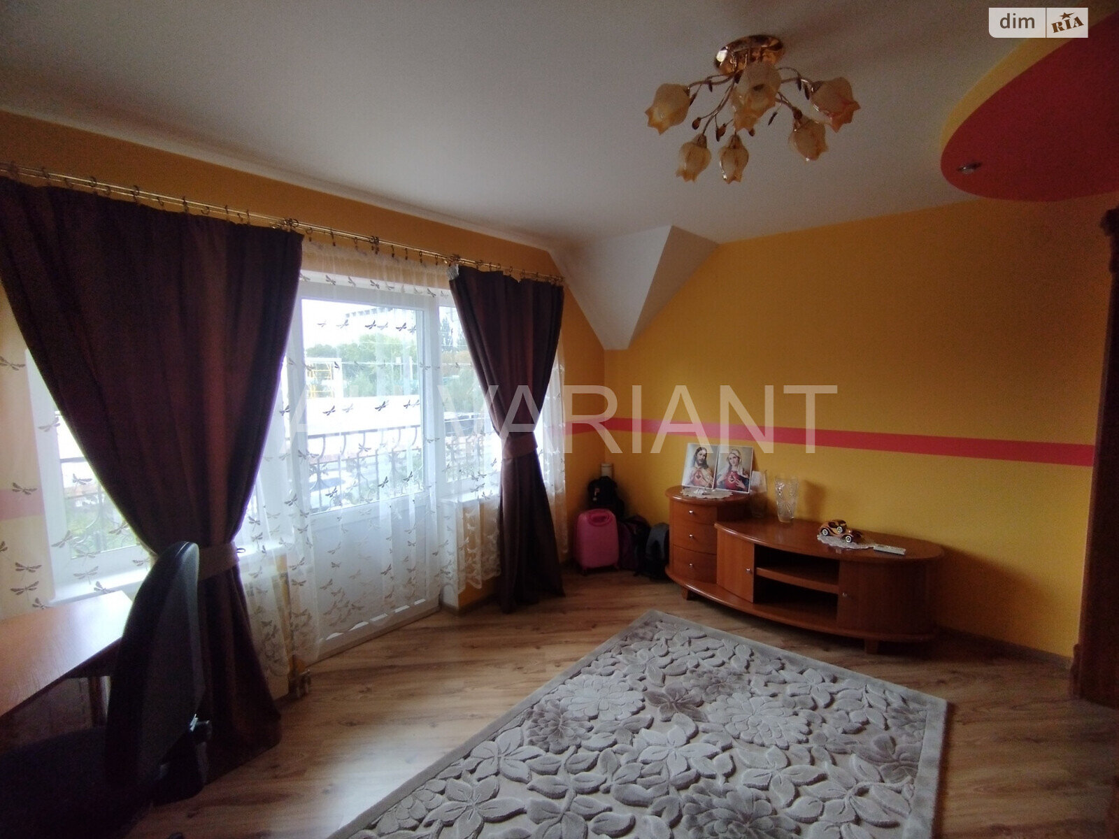 двоповерховий будинок з гаражем, 188 кв. м, цегла. Продаж у Ужгороді фото 1 двоповерховий будинок з гаражем, 188 кв. м, цегла. Продаж у Ужгороді фото 1