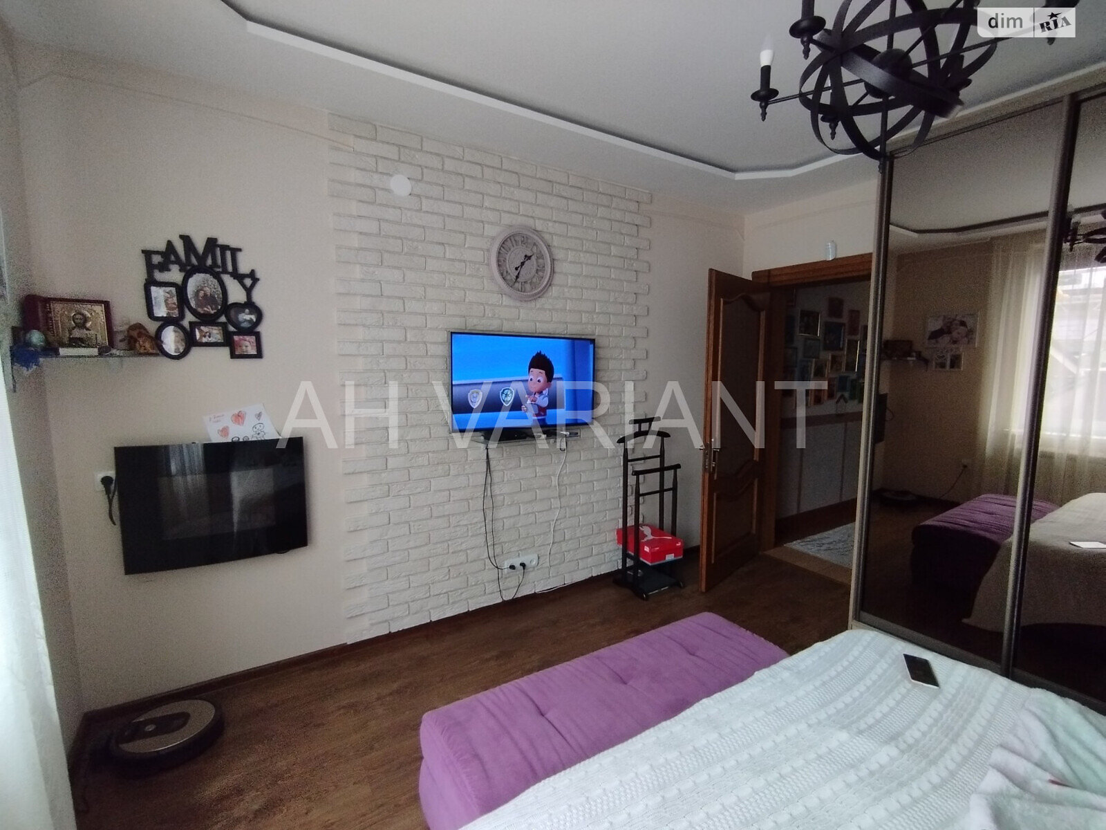 двоповерховий будинок з гаражем, 188 кв. м, цегла. Продаж у Ужгороді фото 1 двоповерховий будинок з гаражем, 188 кв. м, цегла. Продаж у Ужгороді фото 1