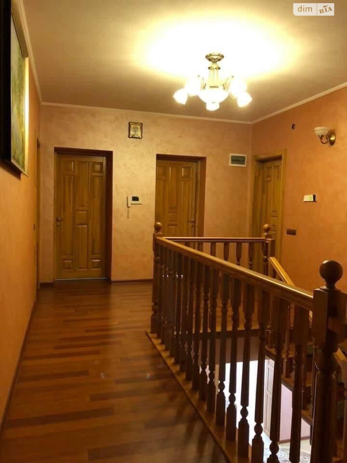 двухэтажный дом с гаражом, 300 кв. м, кирпич. Продажа в Ужгороде фото 1 двухэтажный дом с гаражом, 300 кв. м, кирпич. Продажа в Ужгороде фото 1