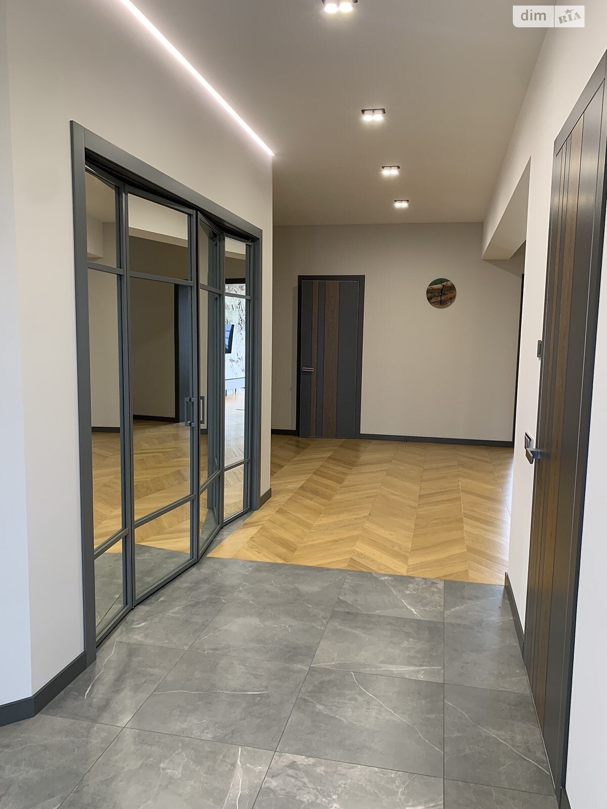 двоповерховий будинок, 295 кв. м, цегла. Продаж в Ужгороді, район БАМ фото 1 двоповерховий будинок, 295 кв. м, цегла. Продаж в Ужгороді, район БАМ фото 1