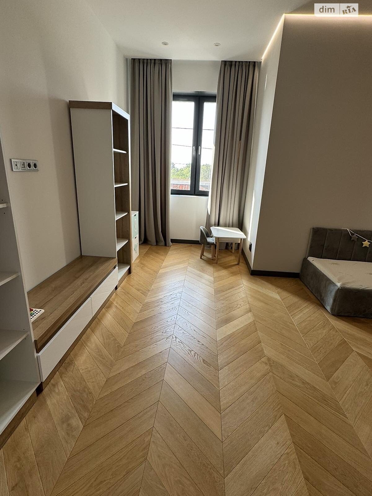 двоповерховий будинок, 295 кв. м, цегла. Продаж в Ужгороді, район БАМ фото 1 двоповерховий будинок, 295 кв. м, цегла. Продаж в Ужгороді, район БАМ фото 1