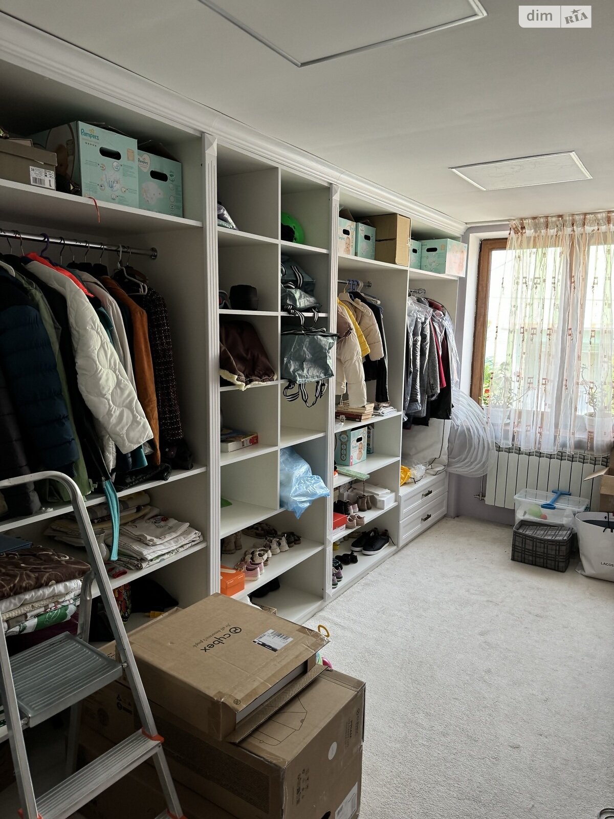 двухэтажный дом с гаражом, 300 кв. м, кирпич. Продажа в Ужгороде район БАМ фото 1 двухэтажный дом с гаражом, 300 кв. м, кирпич. Продажа в Ужгороде район БАМ фото 1