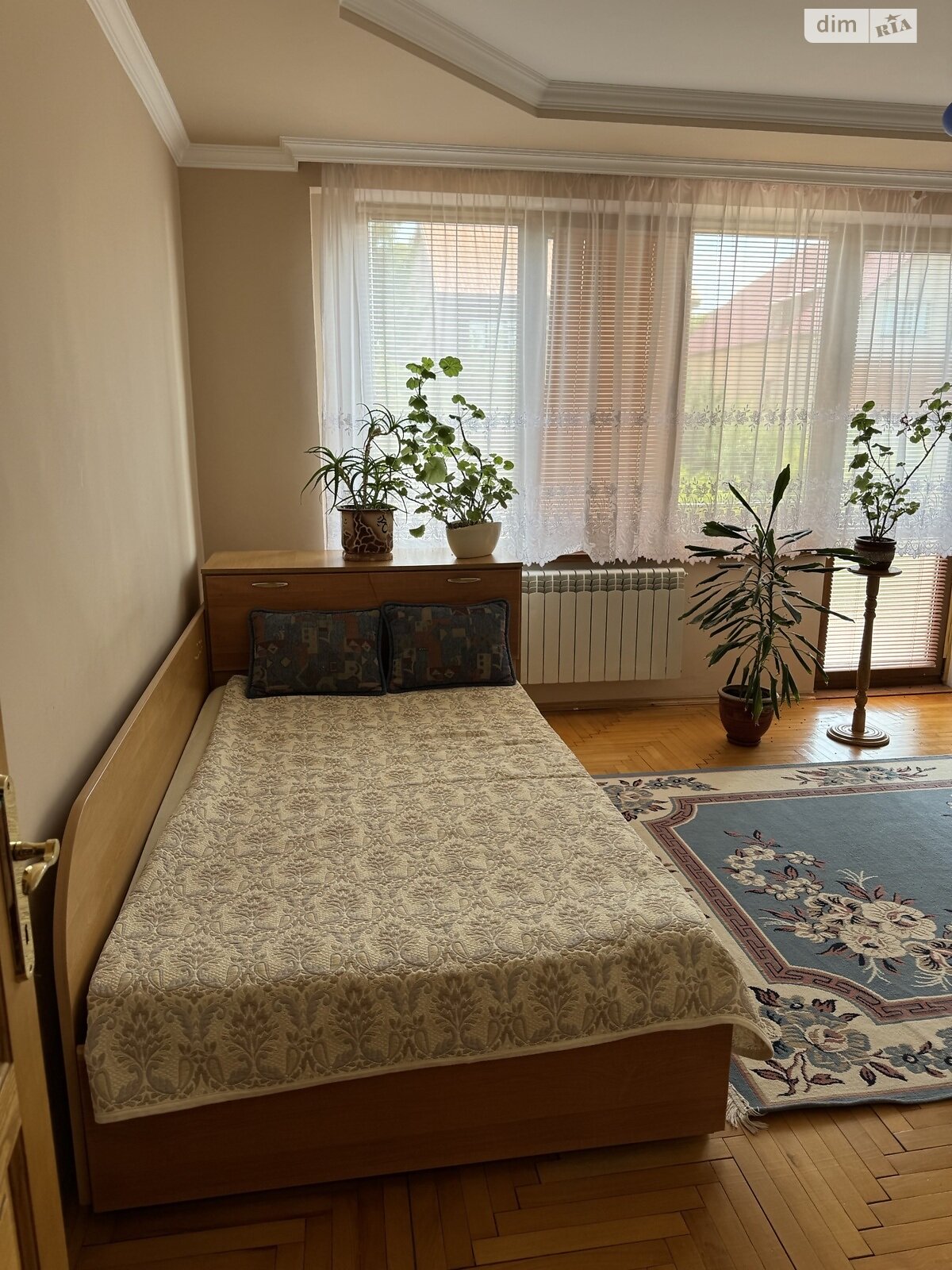 двухэтажный дом с гаражом, 300 кв. м, кирпич. Продажа в Ужгороде район БАМ фото 1 двухэтажный дом с гаражом, 300 кв. м, кирпич. Продажа в Ужгороде район БАМ фото 1