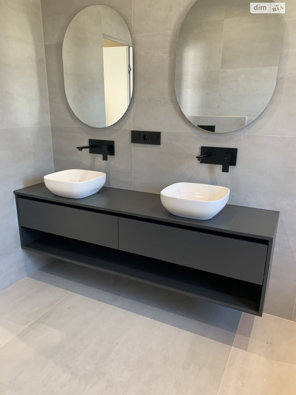 одноэтажный дом с мебелью, 220 кв. м, пеноблок. Продажа в Ужгороде район Червеница фото 1 одноэтажный дом с мебелью, 220 кв. м, пеноблок. Продажа в Ужгороде район Червеница фото 1