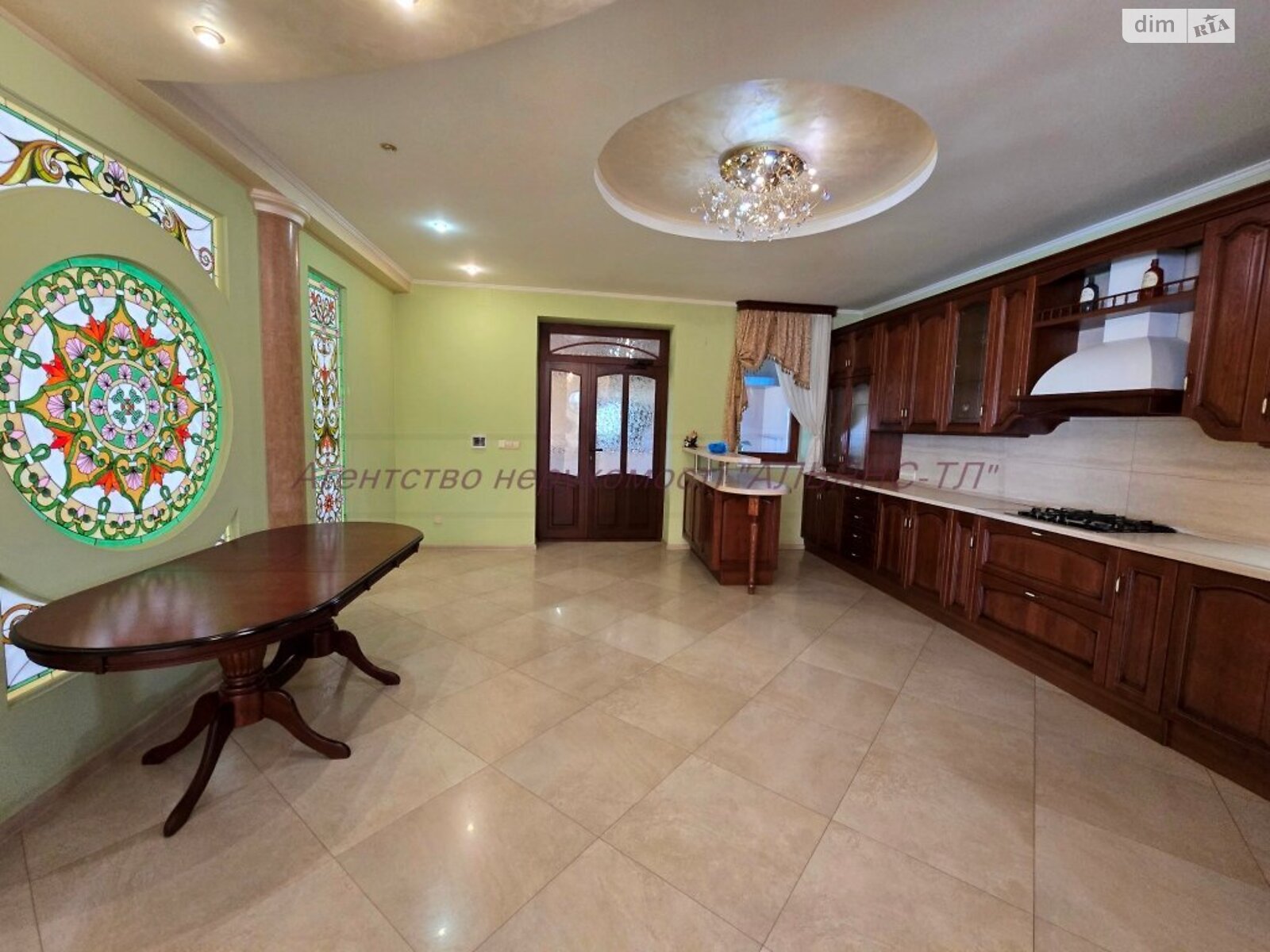 двоповерховий будинок з ремонтом, 295 кв. м, цегла. Продаж в Ужгороді, район Боздош фото 1 двоповерховий будинок з ремонтом, 295 кв. м, цегла. Продаж в Ужгороді, район Боздош фото 1