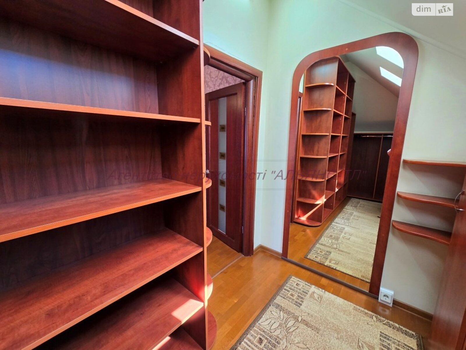 двоповерховий будинок з ремонтом, 295 кв. м, цегла. Продаж в Ужгороді, район Боздош фото 1 двоповерховий будинок з ремонтом, 295 кв. м, цегла. Продаж в Ужгороді, район Боздош фото 1