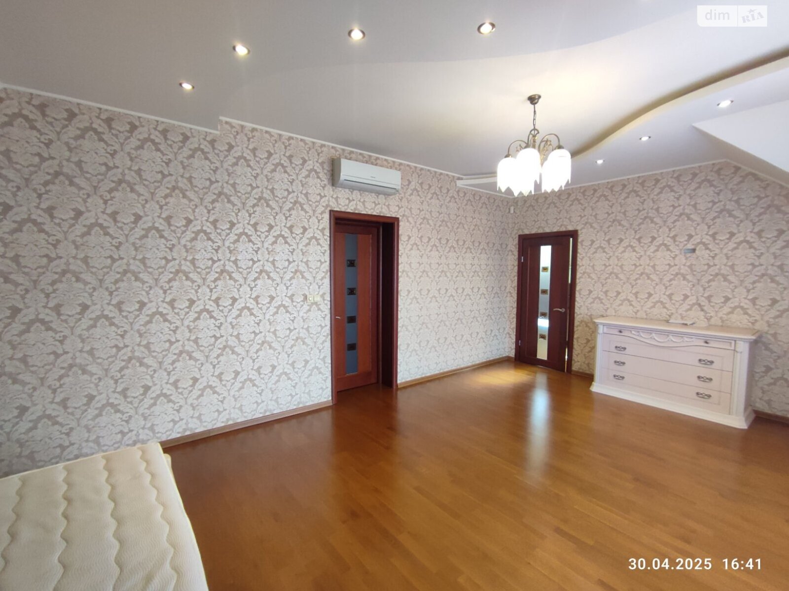 двоповерховий будинок з гаражем, 295 кв. м, цегла. Продаж в Ужгороді, район Боздош фото 1 двоповерховий будинок з гаражем, 295 кв. м, цегла. Продаж в Ужгороді, район Боздош фото 1