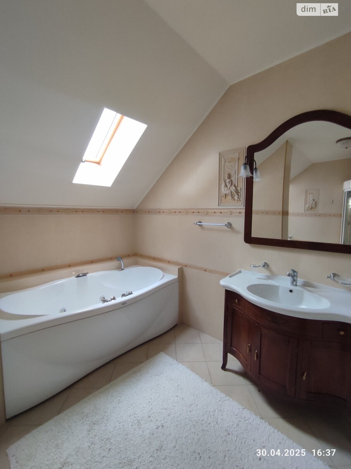 двоповерховий будинок з гаражем, 295 кв. м, цегла. Продаж в Ужгороді, район Боздош фото 1 двоповерховий будинок з гаражем, 295 кв. м, цегла. Продаж в Ужгороді, район Боздош фото 1