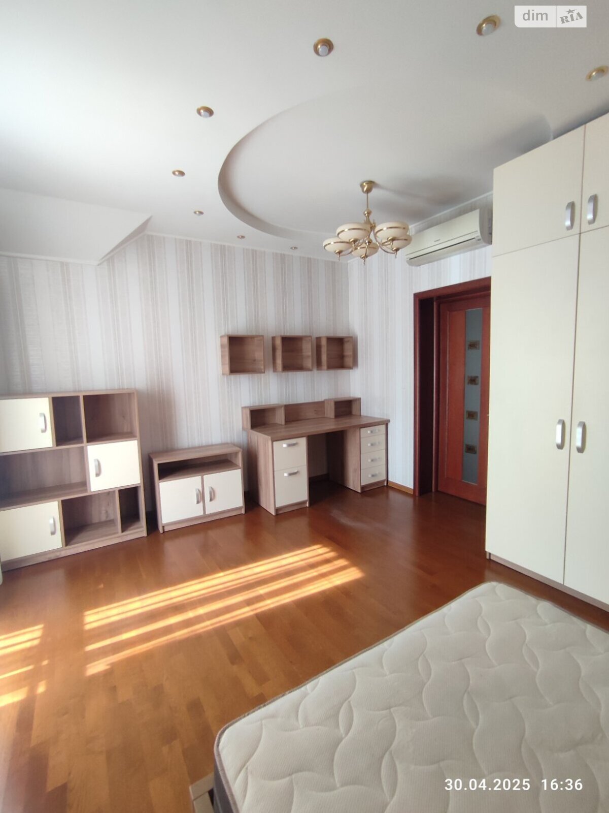 двоповерховий будинок з гаражем, 295 кв. м, цегла. Продаж в Ужгороді, район Боздош фото 1 двоповерховий будинок з гаражем, 295 кв. м, цегла. Продаж в Ужгороді, район Боздош фото 1