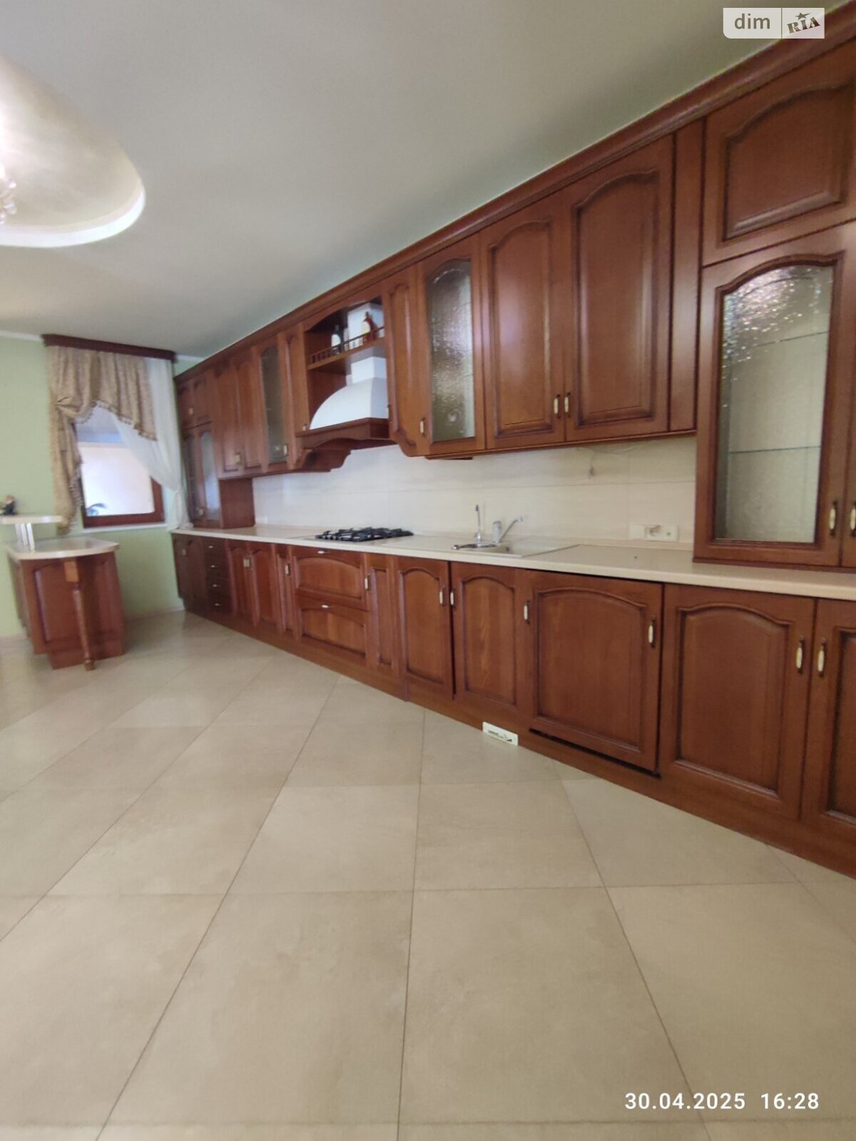 двоповерховий будинок з гаражем, 295 кв. м, цегла. Продаж в Ужгороді, район Боздош фото 1 двоповерховий будинок з гаражем, 295 кв. м, цегла. Продаж в Ужгороді, район Боздош фото 1