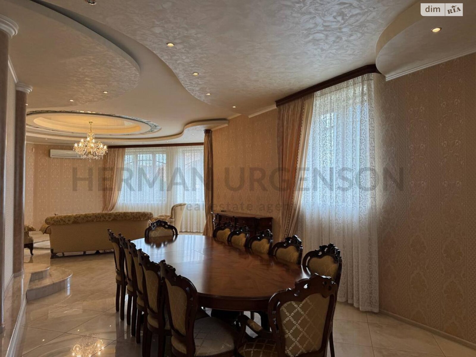 двухэтажный дом с ремонтом, 298 кв. м, кирпич. Продажа в Ужгороде район Боздош фото 1 двухэтажный дом с ремонтом, 298 кв. м, кирпич. Продажа в Ужгороде район Боздош фото 1
