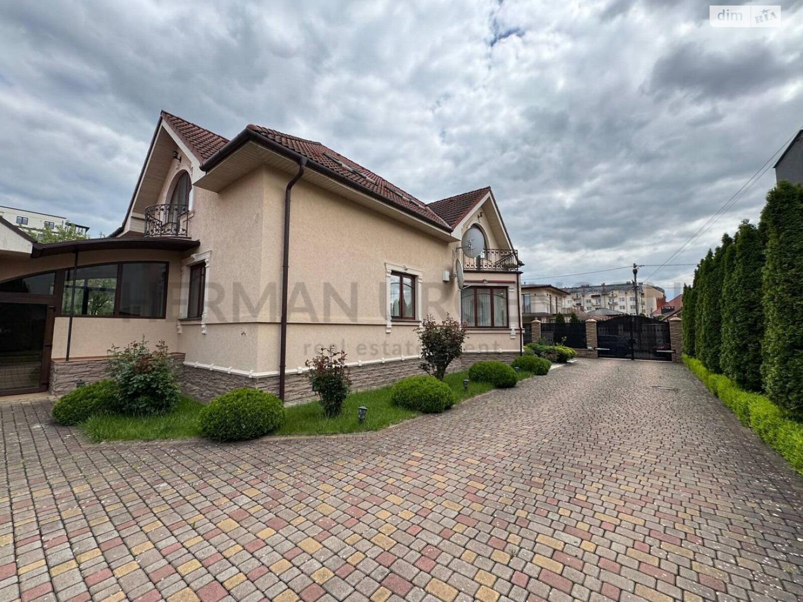 двухэтажный дом с ремонтом, 298 кв. м, кирпич. Продажа в Ужгороде район Боздош фото 1 двухэтажный дом с ремонтом, 298 кв. м, кирпич. Продажа в Ужгороде район Боздош фото 1