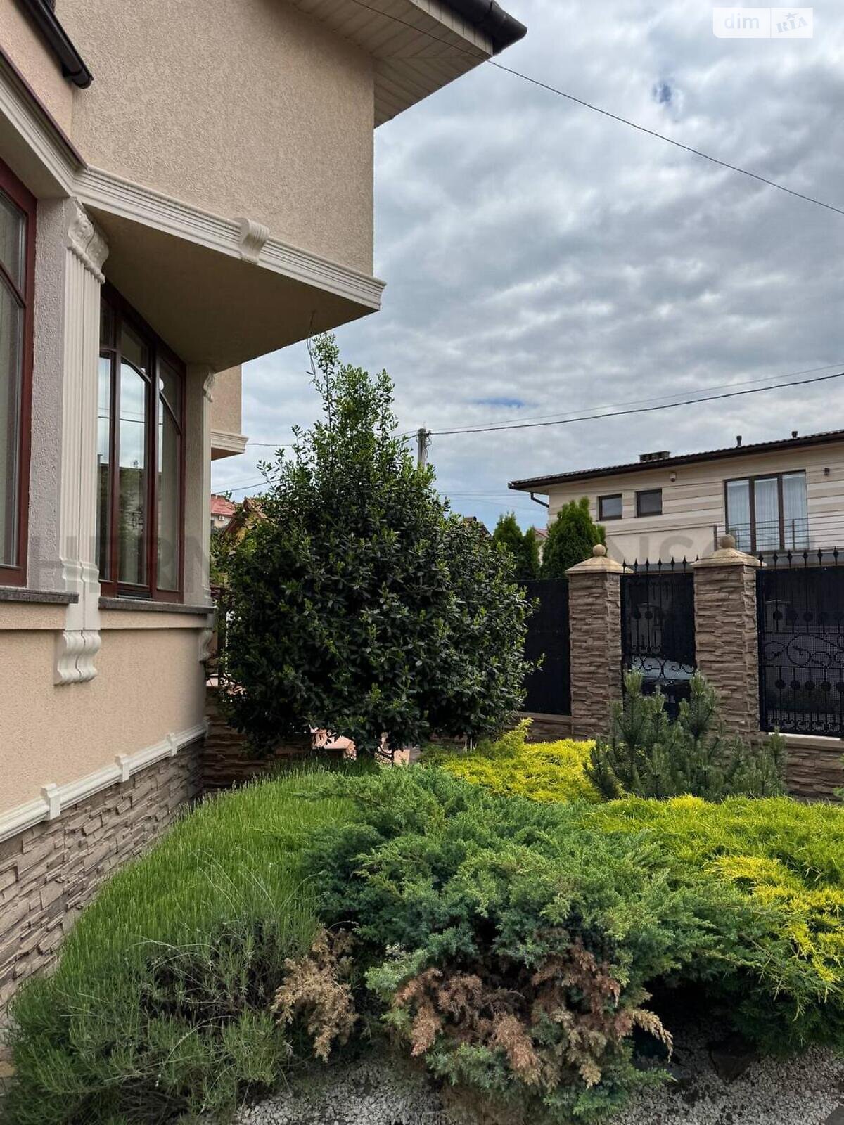 двухэтажный дом с ремонтом, 298 кв. м, кирпич. Продажа в Ужгороде район Боздош фото 1 двухэтажный дом с ремонтом, 298 кв. м, кирпич. Продажа в Ужгороде район Боздош фото 1