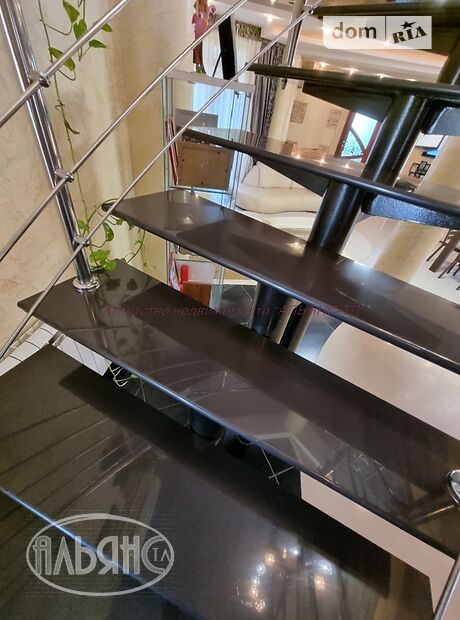 двухэтажный дом с камином, 326 кв. м, кирпич. Продажа в Ужгороде район Боздош фото 1 двухэтажный дом с камином, 326 кв. м, кирпич. Продажа в Ужгороде район Боздош фото 1