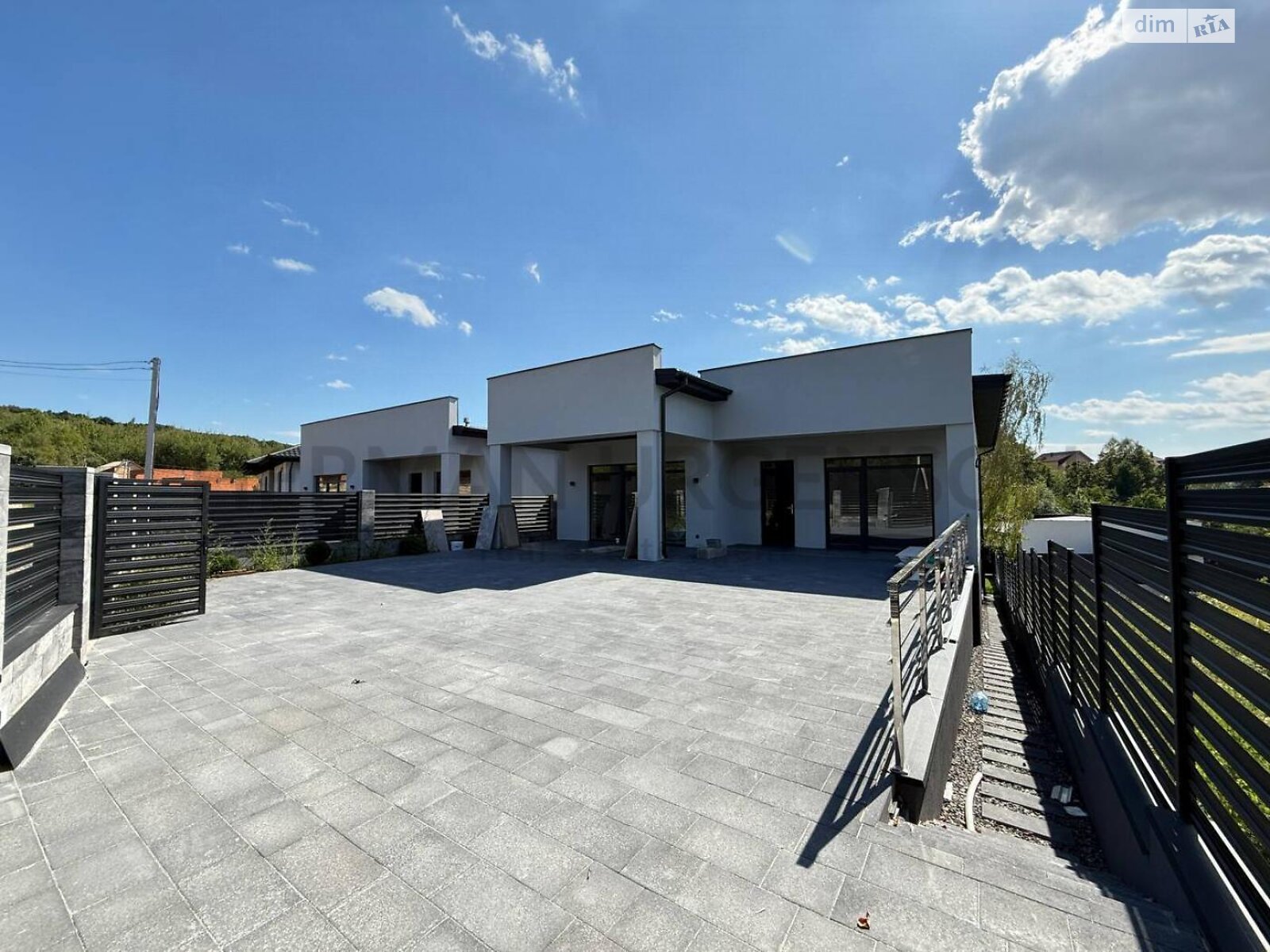 двоповерховий будинок з опаленням, 220 кв. м, кирпич. Продаж в Ужгороді, район Червениця фото 1