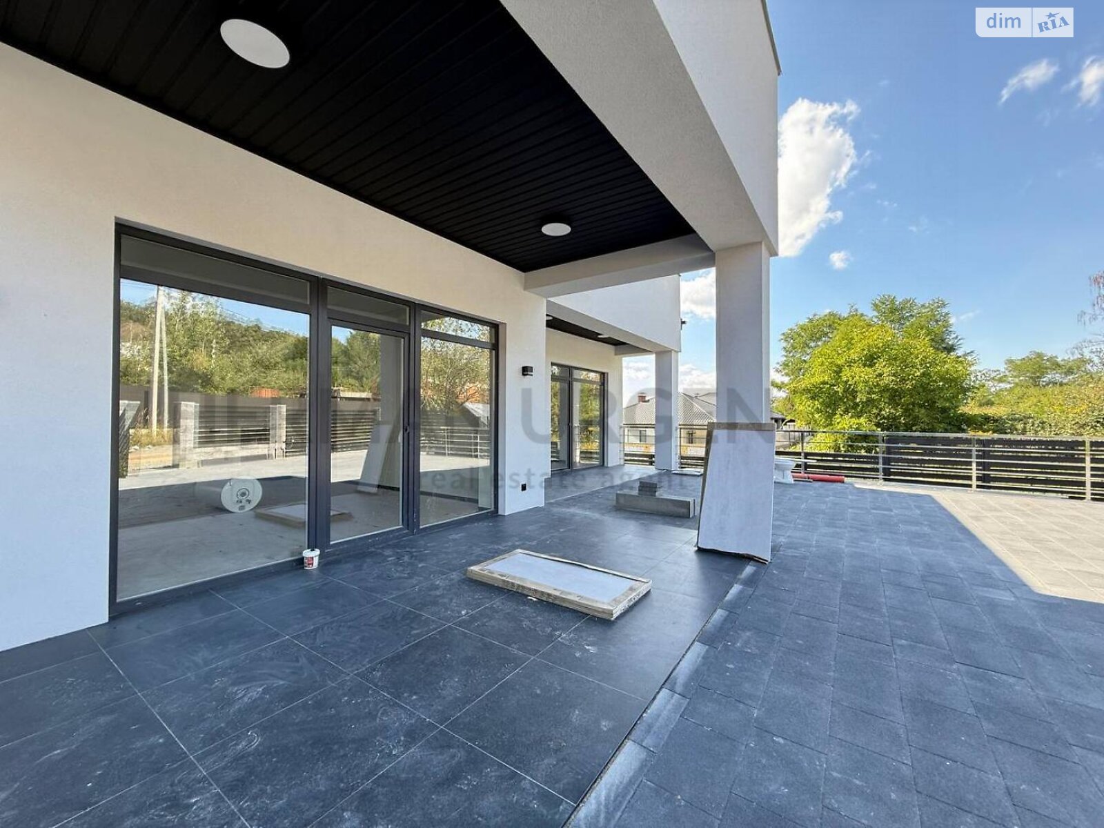 двоповерховий будинок з опаленням, 220 кв. м, кирпич. Продаж в Ужгороді, район Червениця фото 1