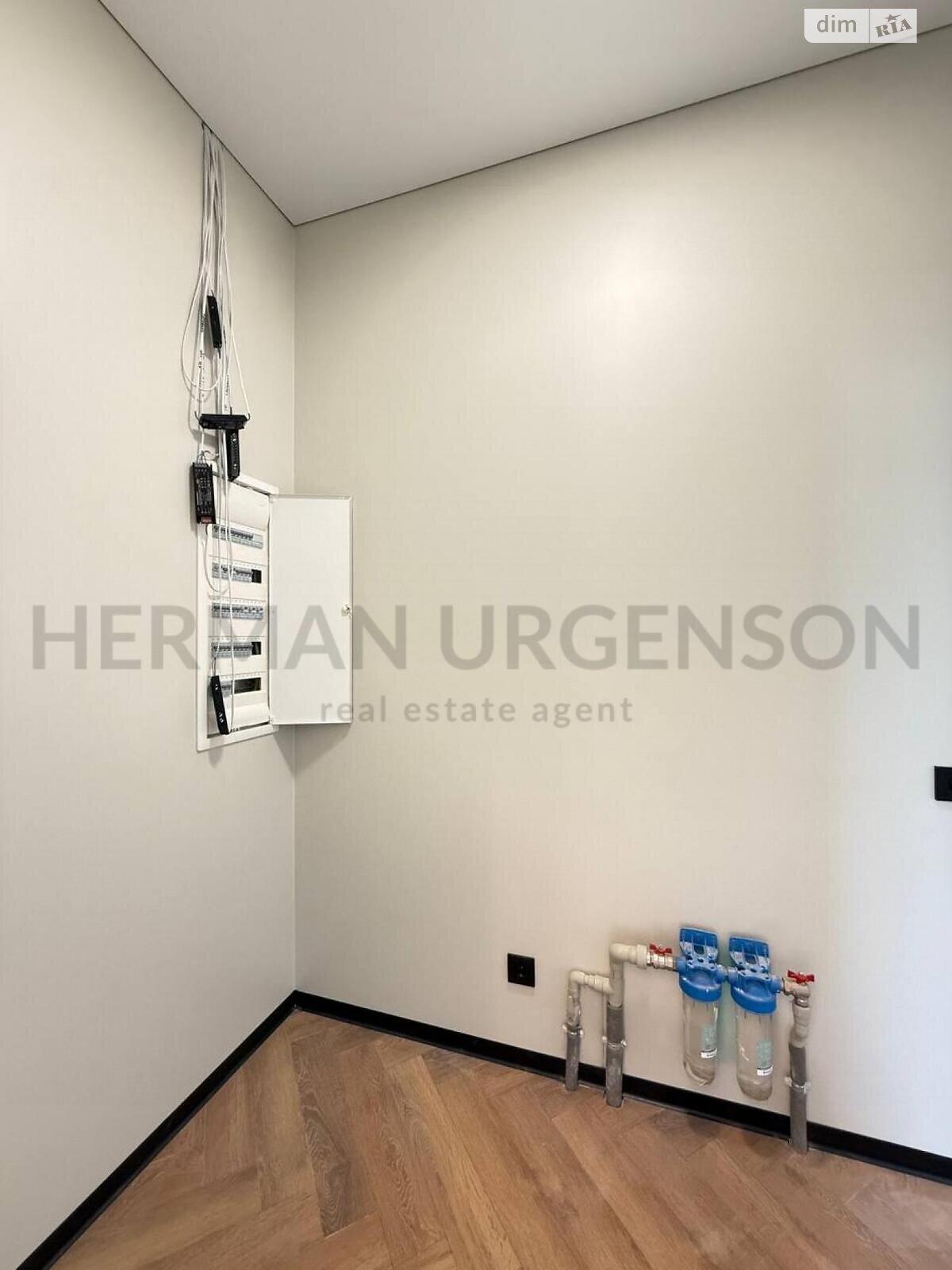 двоповерховий будинок з опаленням, 220 кв. м, кирпич. Продаж в Ужгороді, район Червениця фото 1