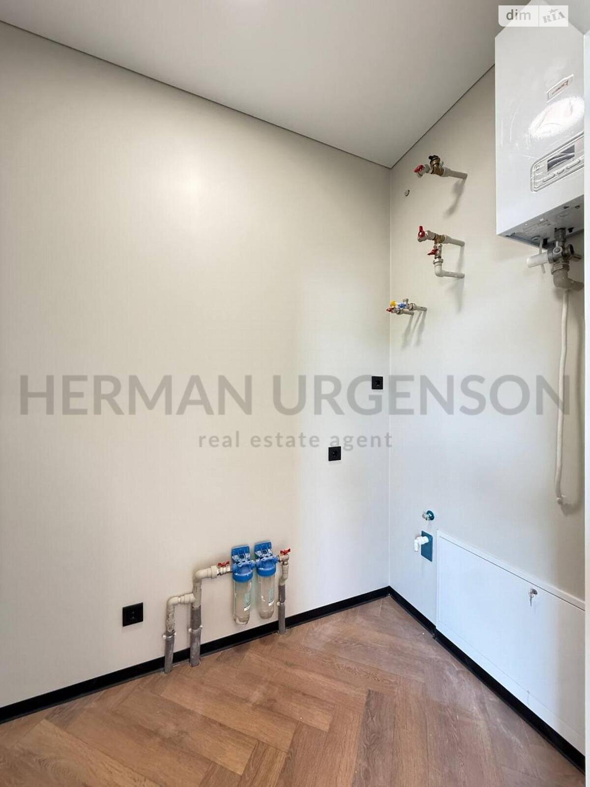 двоповерховий будинок з опаленням, 220 кв. м, кирпич. Продаж в Ужгороді, район Червениця фото 1