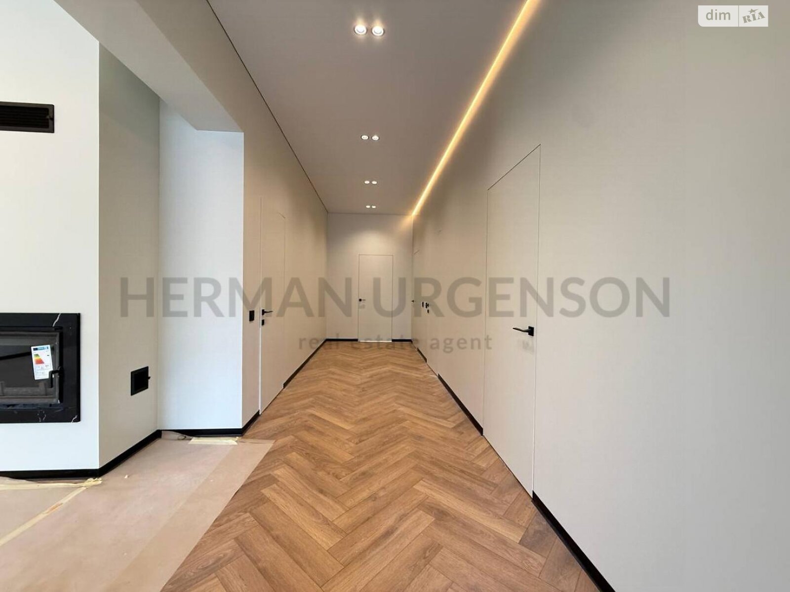 двоповерховий будинок з опаленням, 220 кв. м, кирпич. Продаж в Ужгороді, район Червениця фото 1