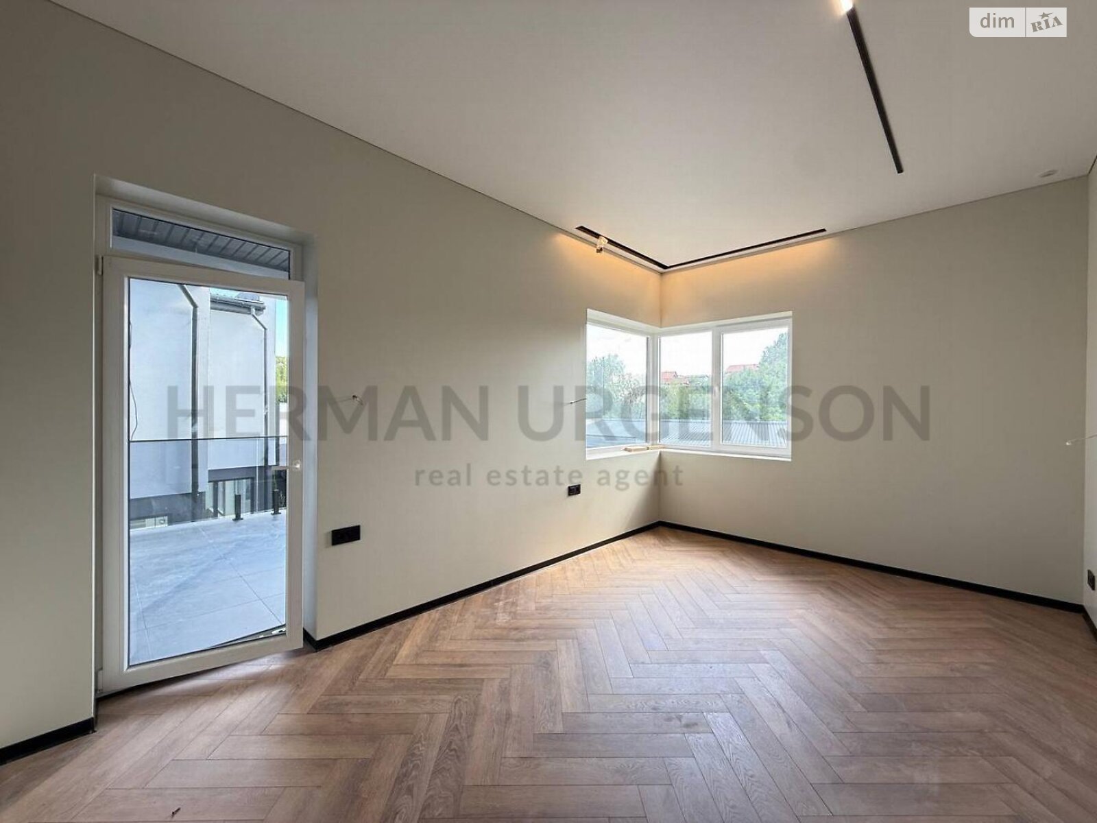 двоповерховий будинок з опаленням, 220 кв. м, кирпич. Продаж в Ужгороді, район Червениця фото 1