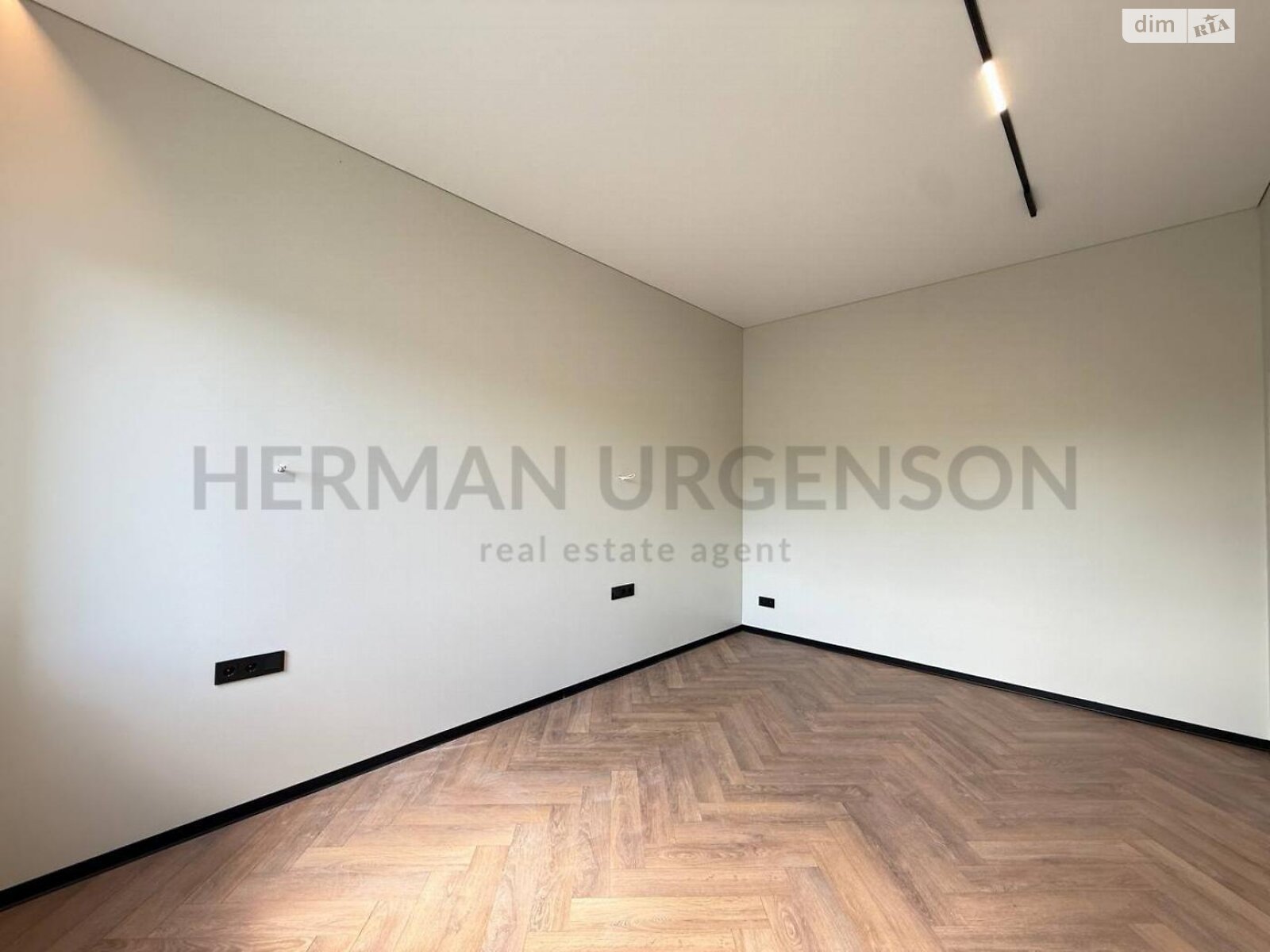 двоповерховий будинок з опаленням, 220 кв. м, кирпич. Продаж в Ужгороді, район Червениця фото 1