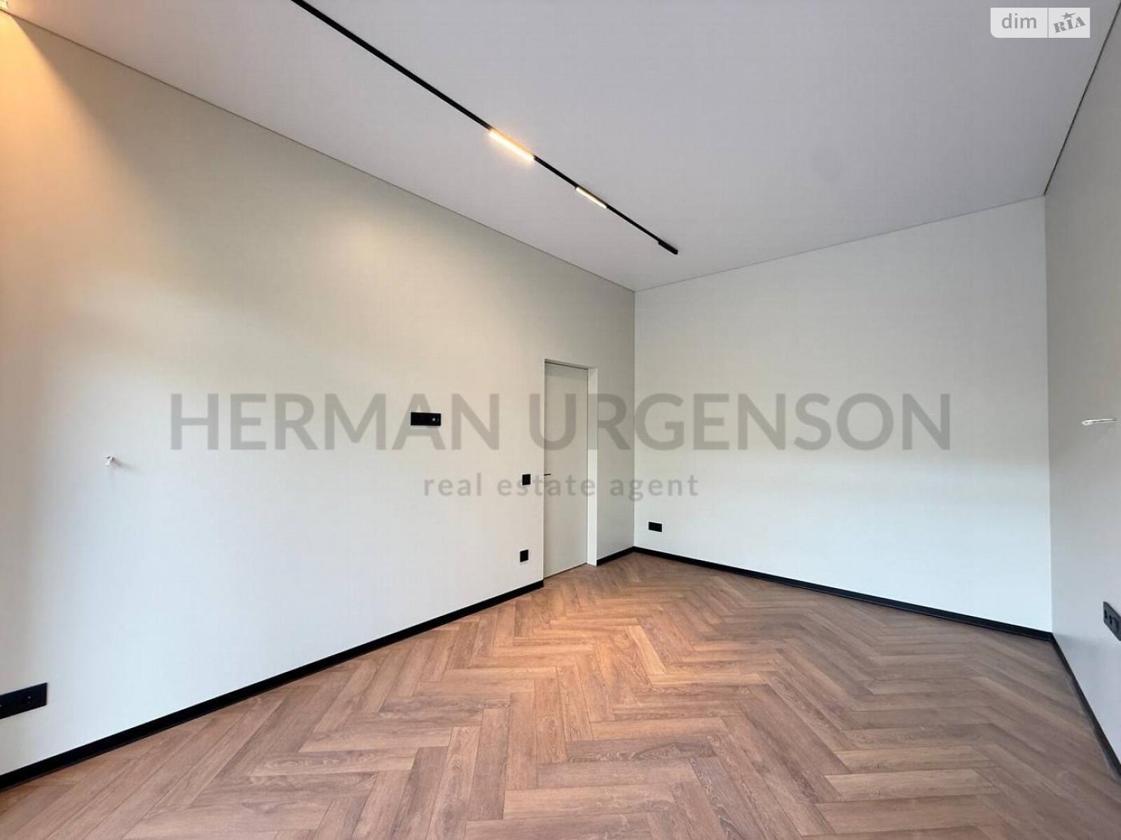 двоповерховий будинок з опаленням, 220 кв. м, кирпич. Продаж в Ужгороді, район Червениця фото 1