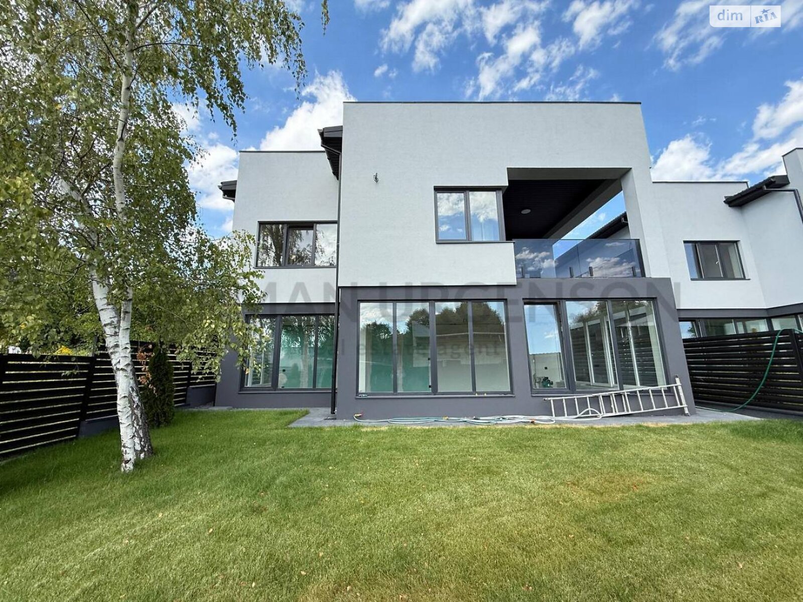 двоповерховий будинок з опаленням, 220 кв. м, кирпич. Продаж в Ужгороді, район Червениця фото 1