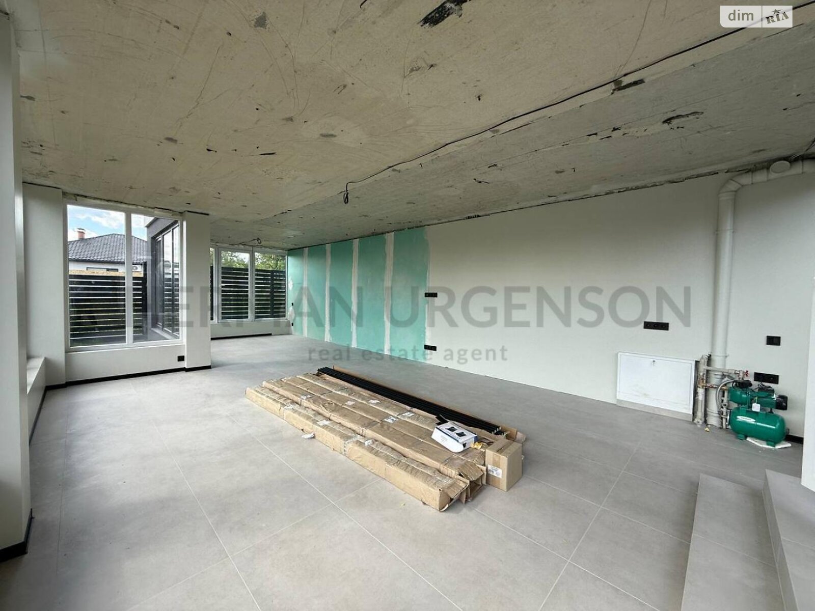 двоповерховий будинок з опаленням, 220 кв. м, кирпич. Продаж в Ужгороді, район Червениця фото 1