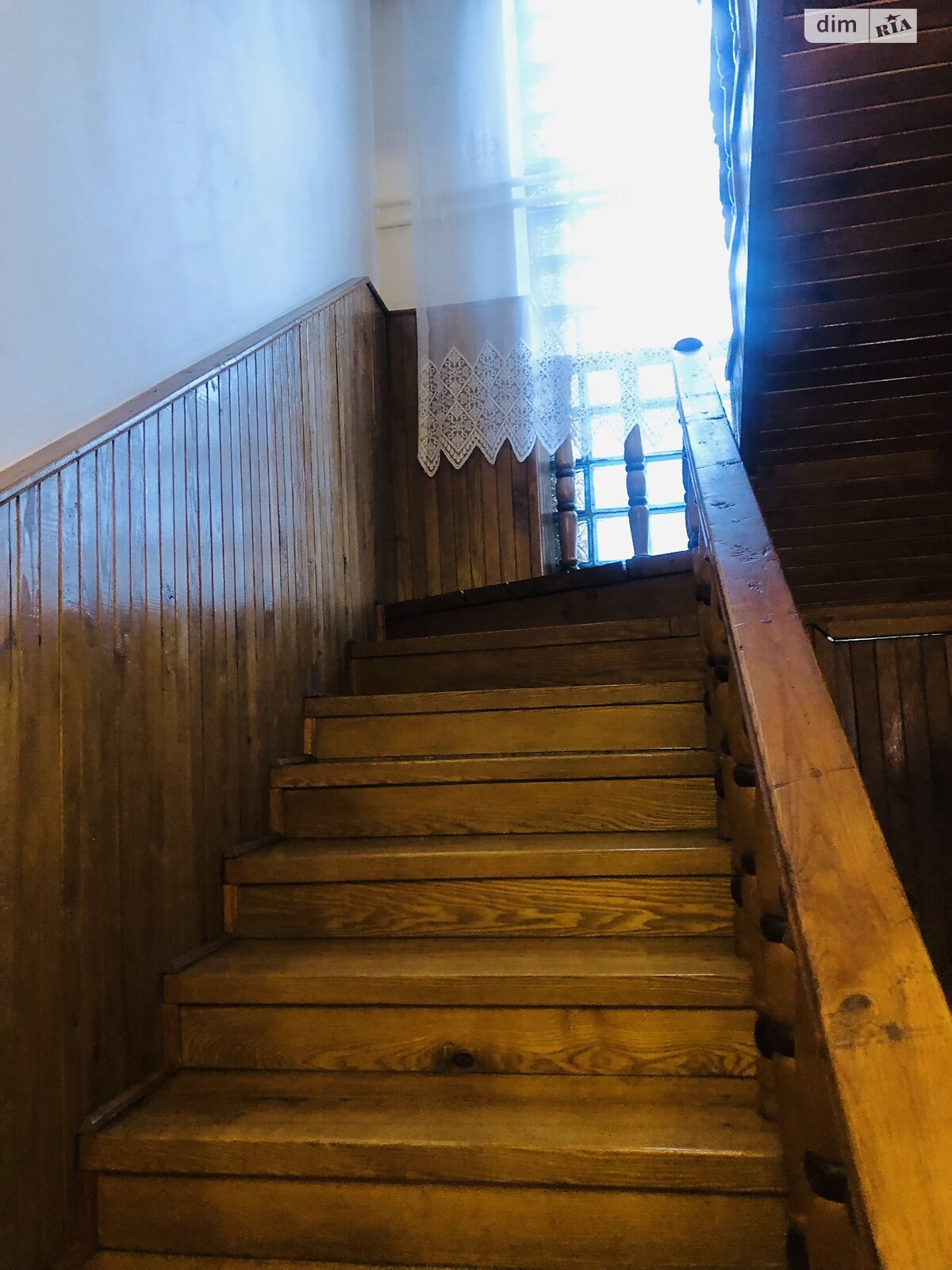 двоповерховий будинок з балконом, 252.1 кв. м, цегла. Продаж в Ужгороді, район Червениця фото 1 двоповерховий будинок з балконом, 252.1 кв. м, цегла. Продаж в Ужгороді, район Червениця фото 1