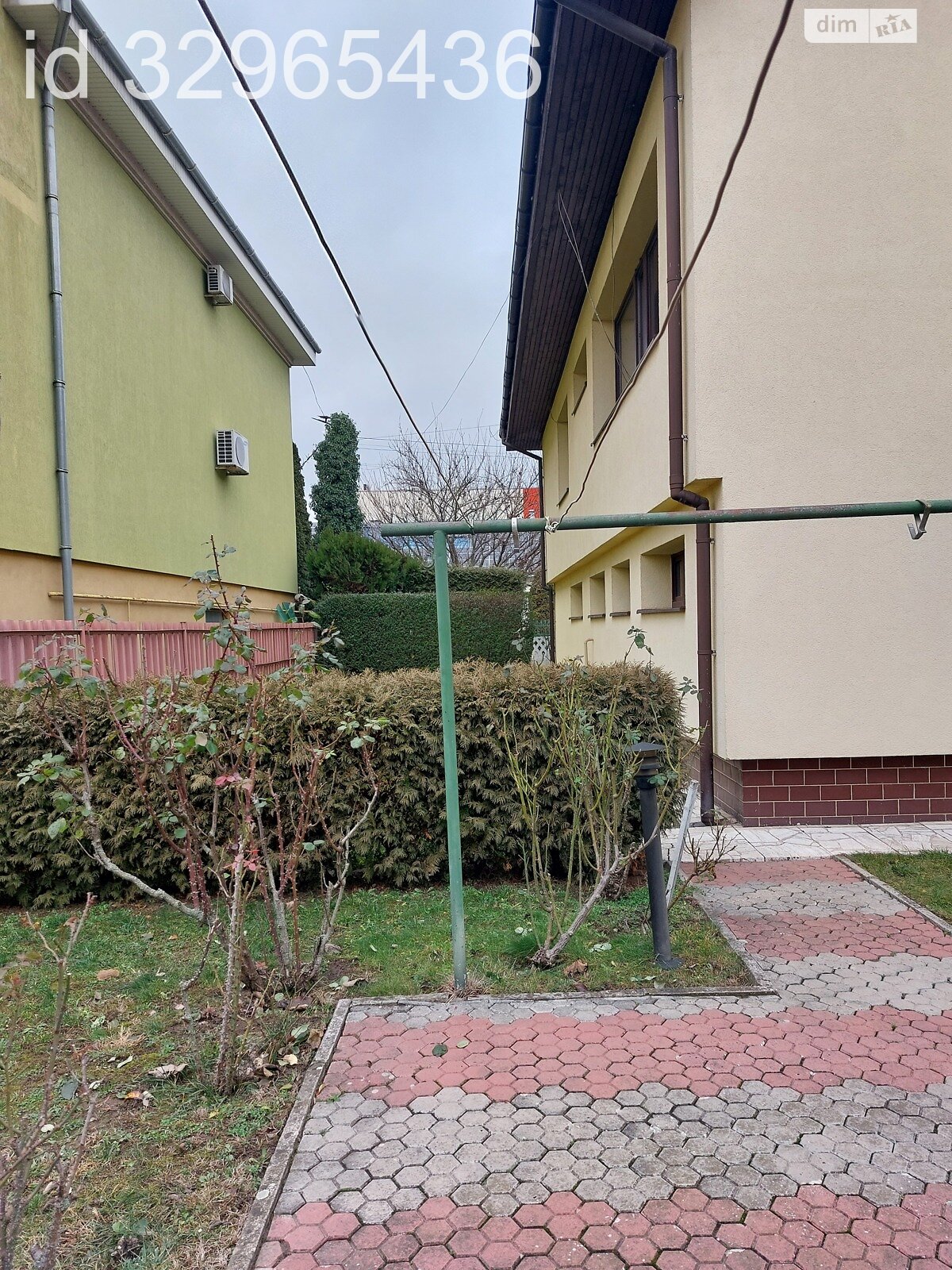 двухэтажный дом с мебелью, 300 кв. м, кирпич. Продажа в Ужгороде район Червеница фото 1