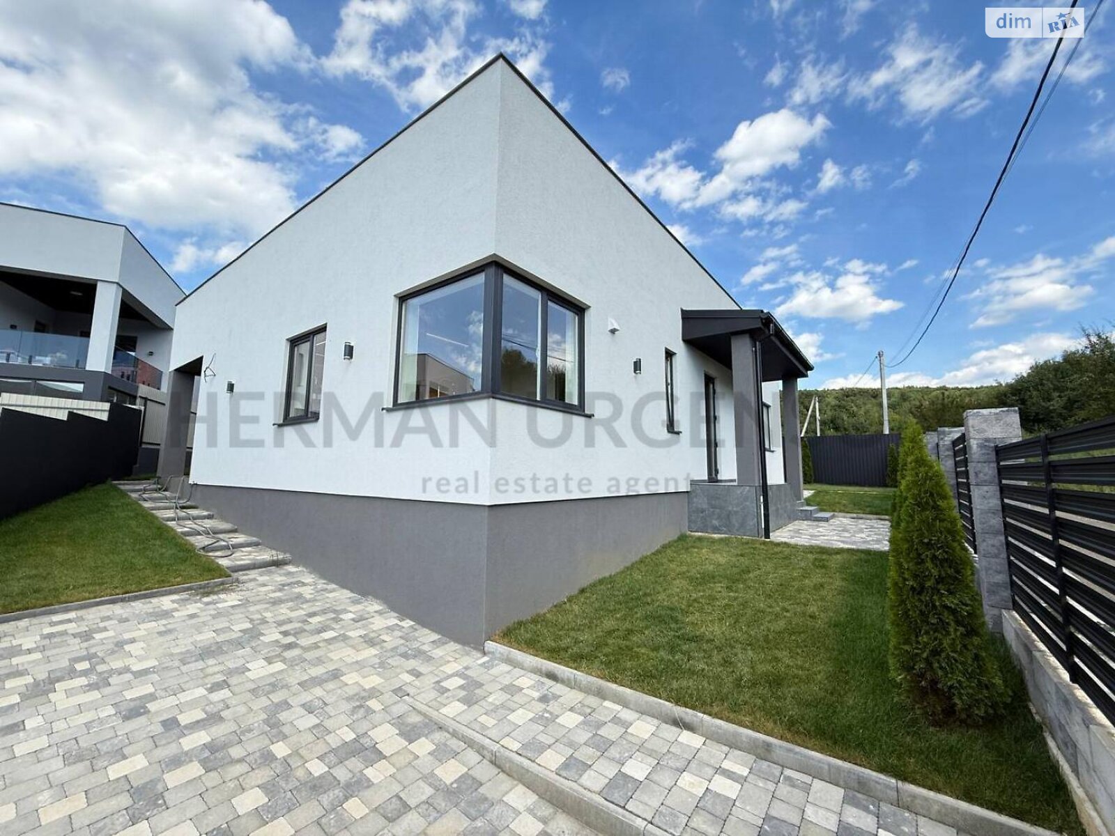 одноэтажный дом с отоплением, 135 кв. м, кирпич. Продажа в Ужгороде район Червеница фото 1 одноэтажный дом с отоплением, 135 кв. м, кирпич. Продажа в Ужгороде район Червеница фото 1