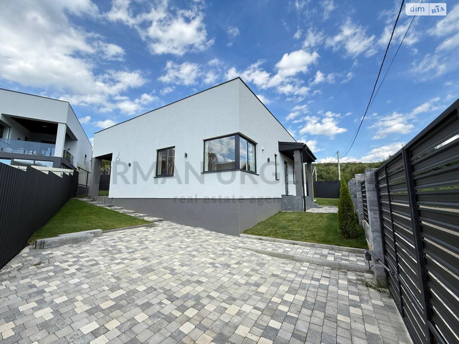 одноэтажный дом с отоплением, 135 кв. м, кирпич. Продажа в Ужгороде район Червеница фото 1 одноэтажный дом с отоплением, 135 кв. м, кирпич. Продажа в Ужгороде район Червеница фото 1