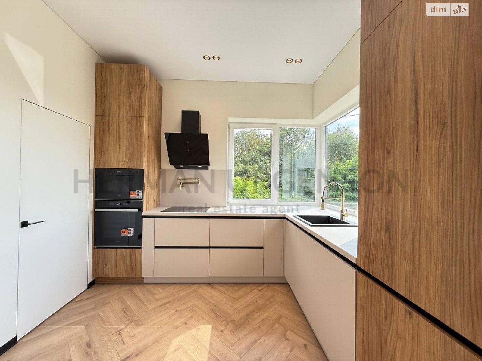 одноэтажный дом с отоплением, 135 кв. м, кирпич. Продажа в Ужгороде район Червеница фото 1 одноэтажный дом с отоплением, 135 кв. м, кирпич. Продажа в Ужгороде район Червеница фото 1