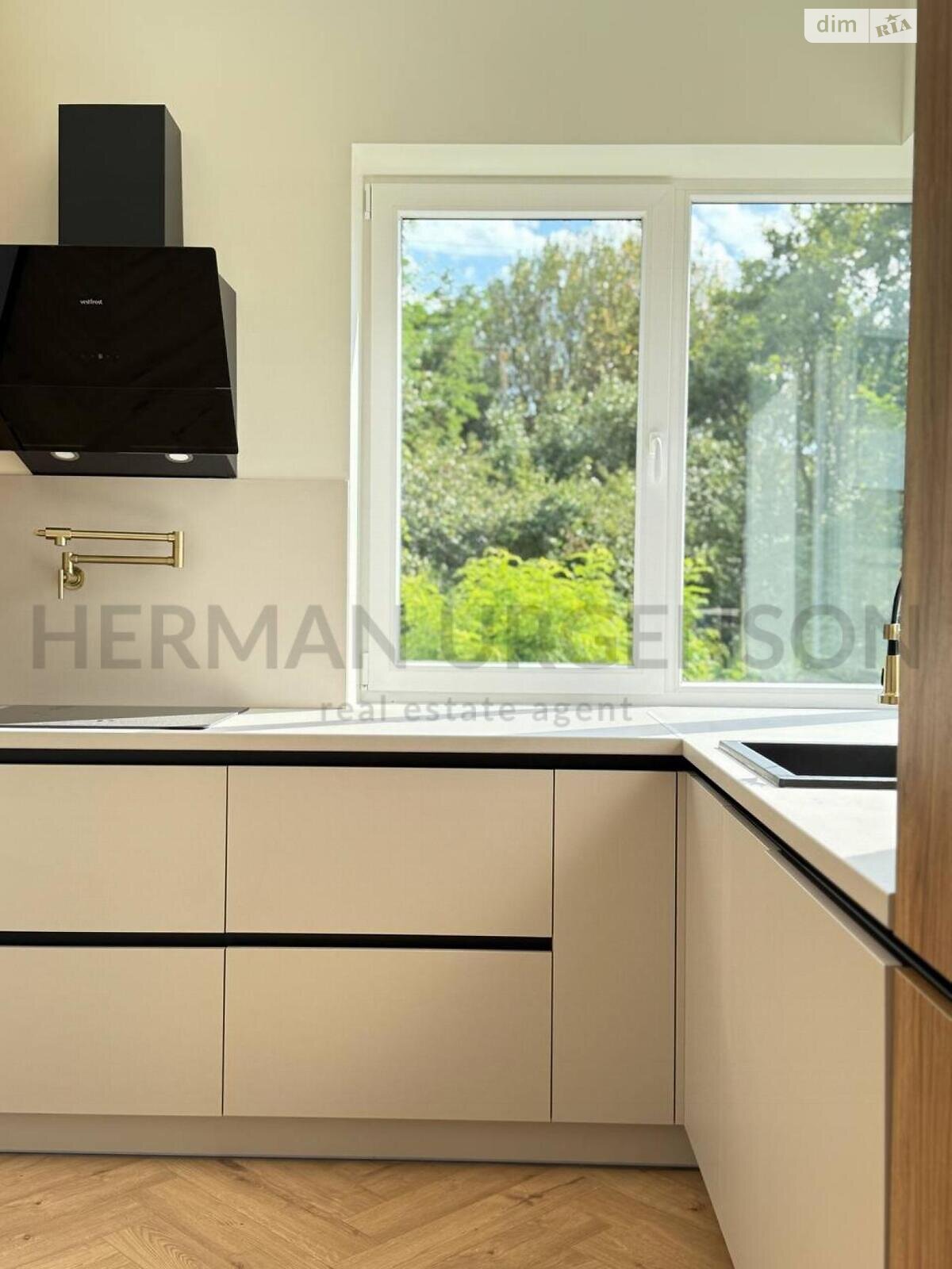 одноэтажный дом с отоплением, 135 кв. м, кирпич. Продажа в Ужгороде район Червеница фото 1 одноэтажный дом с отоплением, 135 кв. м, кирпич. Продажа в Ужгороде район Червеница фото 1