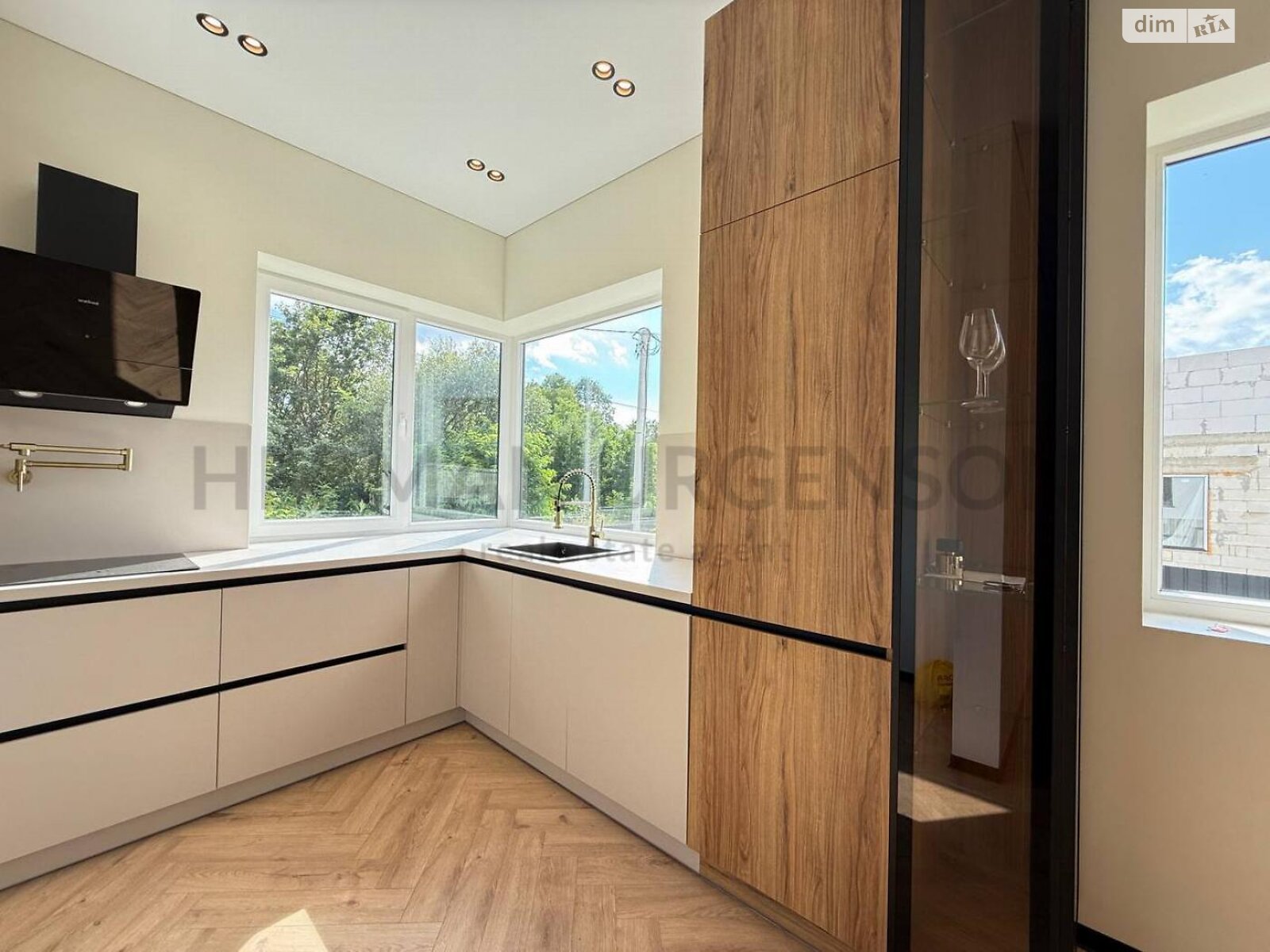 одноэтажный дом с отоплением, 135 кв. м, кирпич. Продажа в Ужгороде район Червеница фото 1 одноэтажный дом с отоплением, 135 кв. м, кирпич. Продажа в Ужгороде район Червеница фото 1