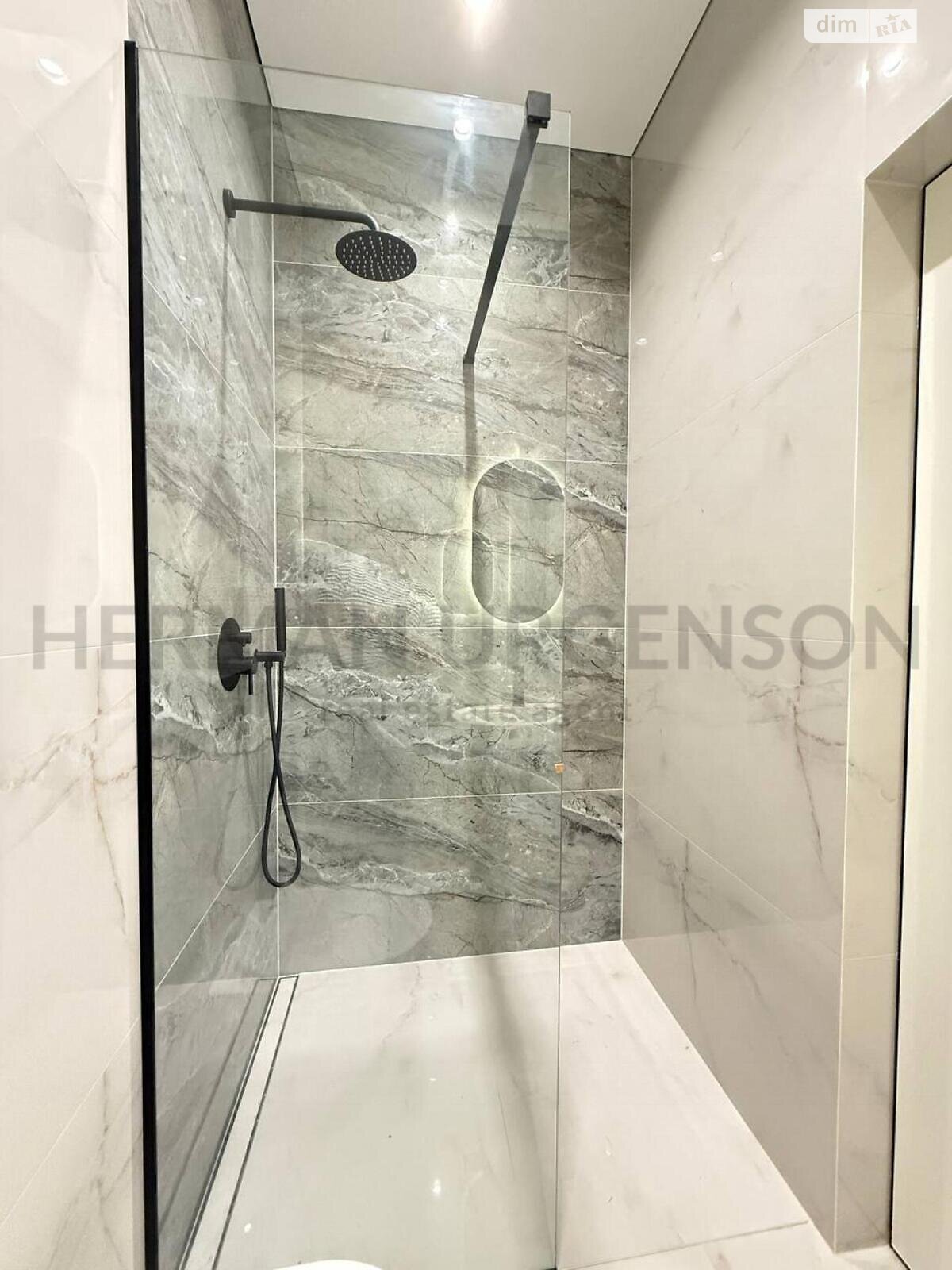 одноэтажный дом с отоплением, 135 кв. м, кирпич. Продажа в Ужгороде район Червеница фото 1 одноэтажный дом с отоплением, 135 кв. м, кирпич. Продажа в Ужгороде район Червеница фото 1