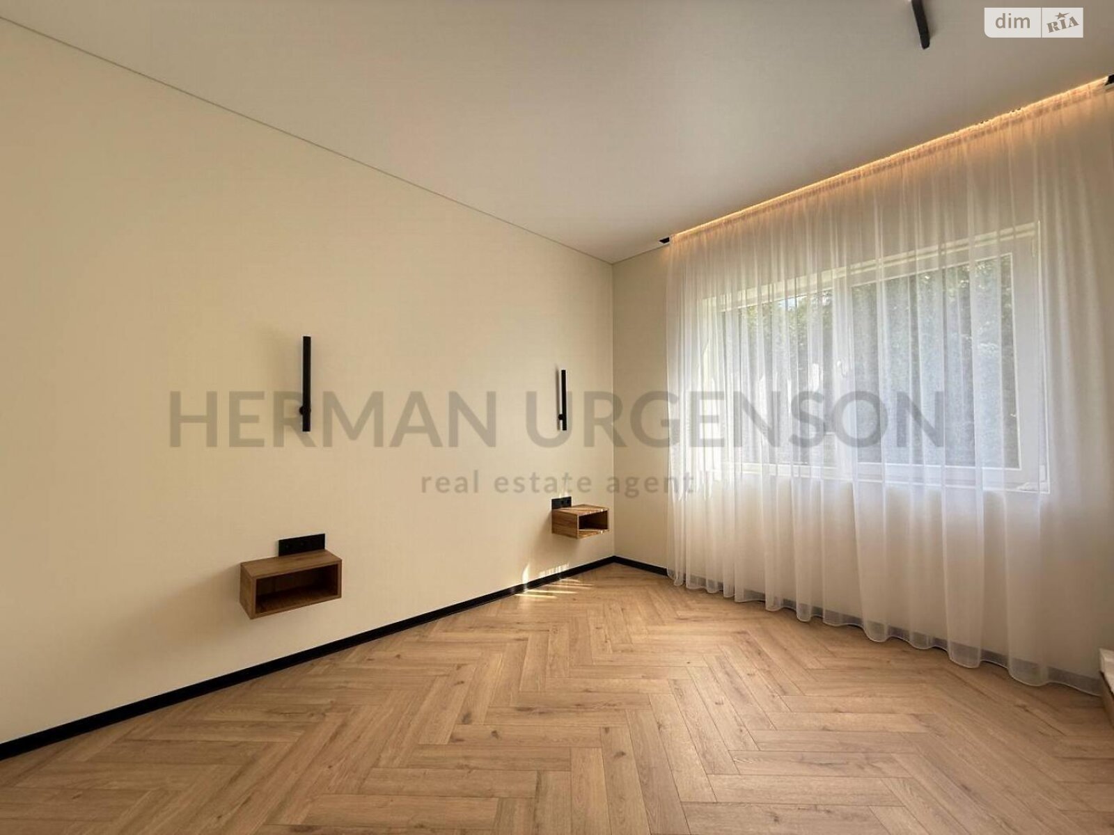 одноэтажный дом с отоплением, 135 кв. м, кирпич. Продажа в Ужгороде район Червеница фото 1 одноэтажный дом с отоплением, 135 кв. м, кирпич. Продажа в Ужгороде район Червеница фото 1