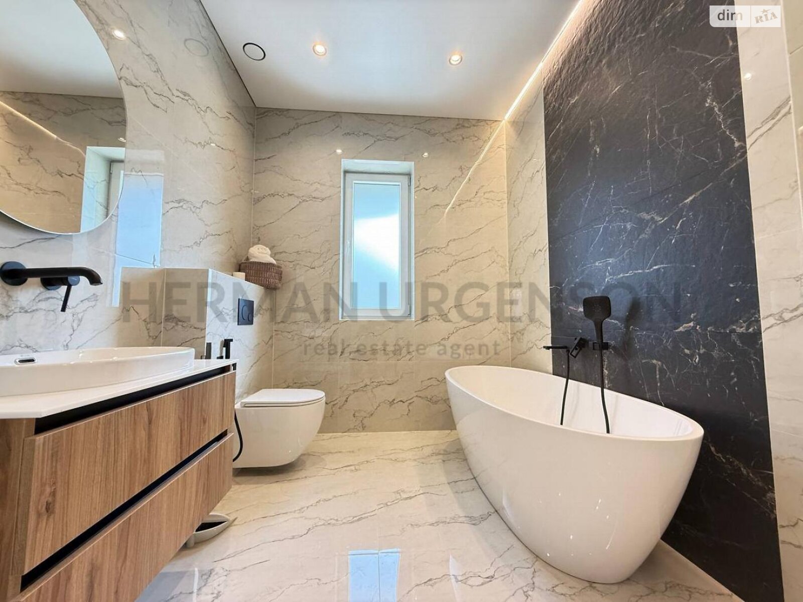 одноэтажный дом с отоплением, 135 кв. м, кирпич. Продажа в Ужгороде район Червеница фото 1 одноэтажный дом с отоплением, 135 кв. м, кирпич. Продажа в Ужгороде район Червеница фото 1