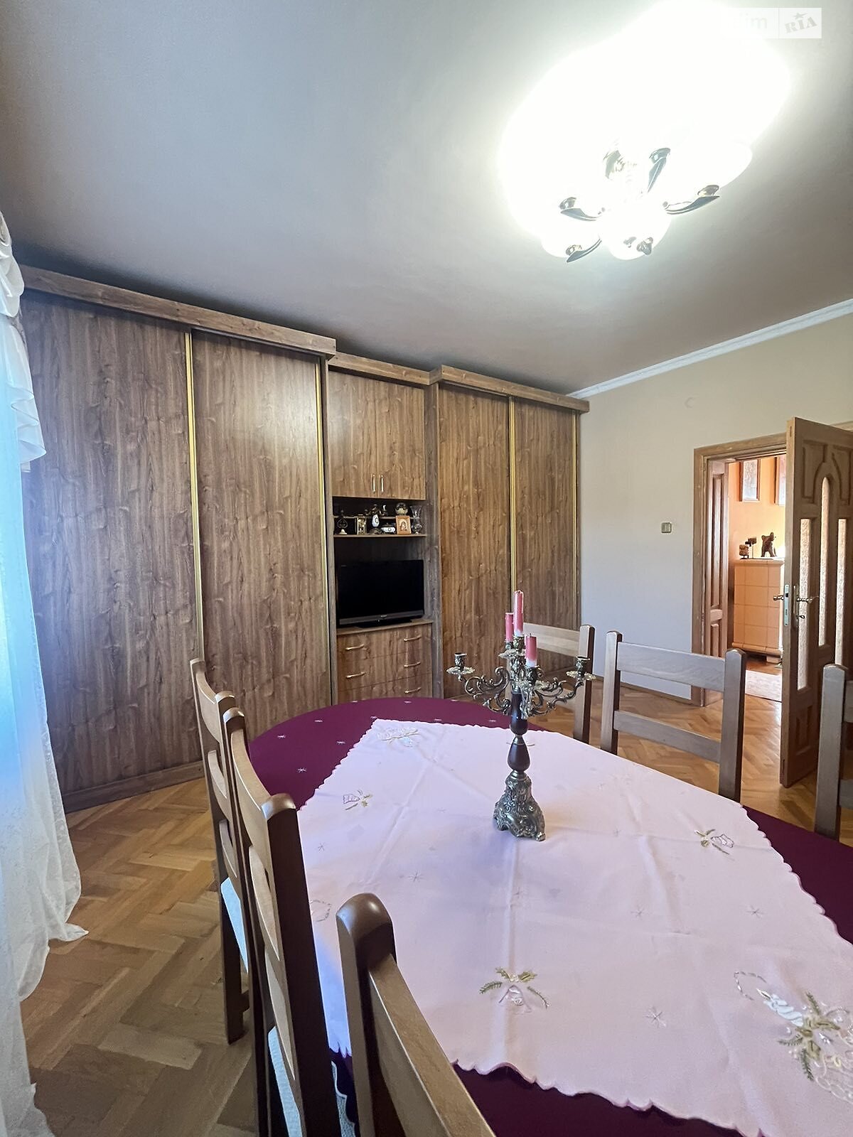 двухэтажный дом с гаражом, 400 кв. м, кирпич. Продажа в Ужгороде район Червеница фото 1 двухэтажный дом с гаражом, 400 кв. м, кирпич. Продажа в Ужгороде район Червеница фото 1
