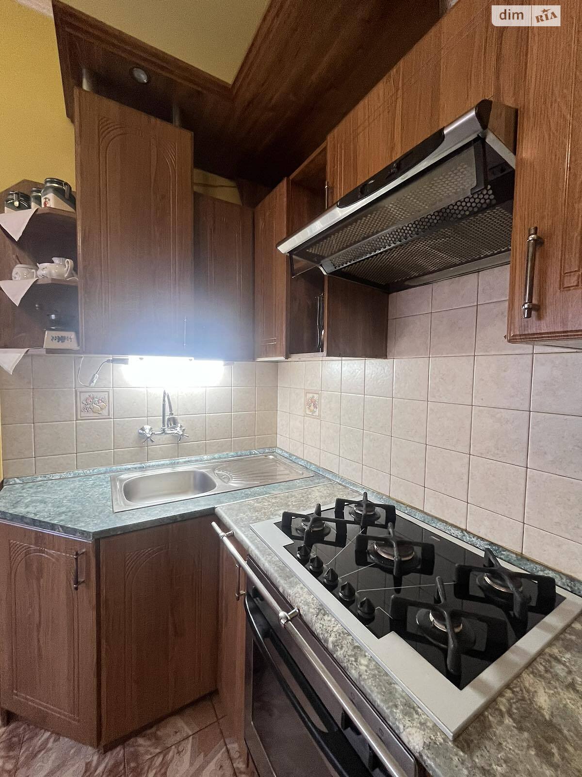двухэтажный дом с гаражом, 400 кв. м, кирпич. Продажа в Ужгороде район Червеница фото 1 двухэтажный дом с гаражом, 400 кв. м, кирпич. Продажа в Ужгороде район Червеница фото 1