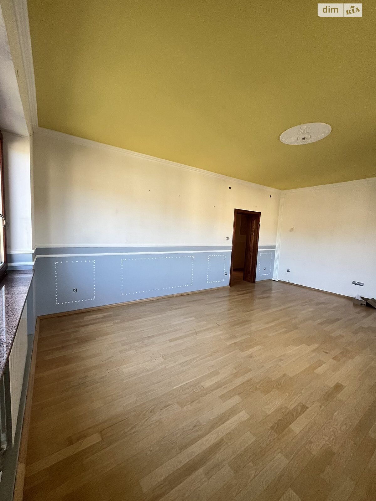 двухэтажный дом с гаражом, 400 кв. м, кирпич. Продажа в Ужгороде район Червеница фото 1 двухэтажный дом с гаражом, 400 кв. м, кирпич. Продажа в Ужгороде район Червеница фото 1