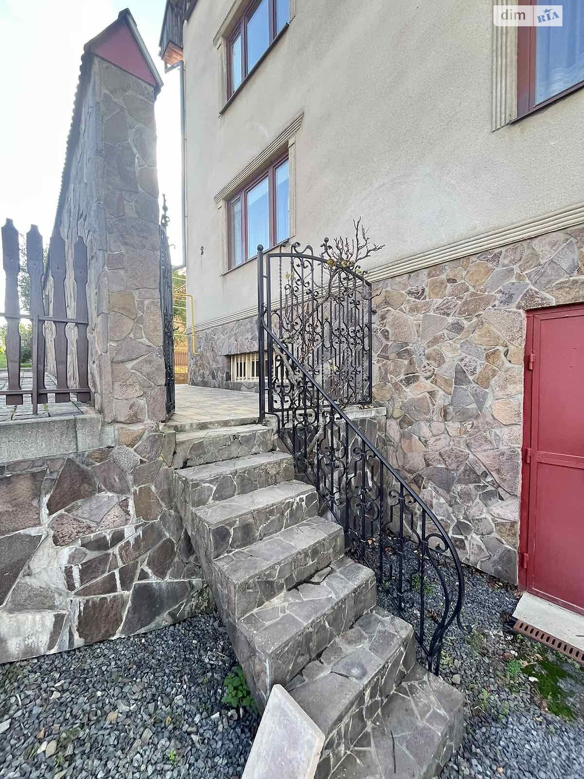 двухэтажный дом с гаражом, 400 кв. м, кирпич. Продажа в Ужгороде район Червеница фото 1 двухэтажный дом с гаражом, 400 кв. м, кирпич. Продажа в Ужгороде район Червеница фото 1